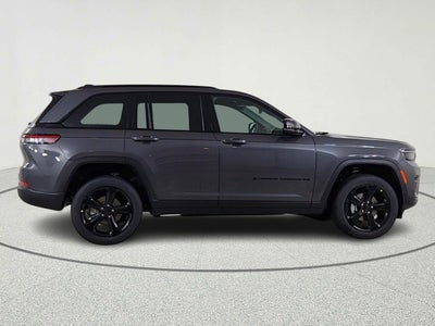 2025 Jeep Grand Cherokee JEEP GRAND CHEROKEE LAREDO 4X4