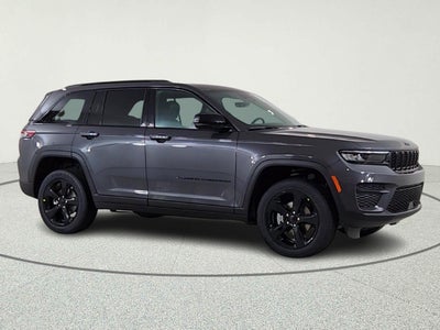 2025 Jeep Grand Cherokee JEEP GRAND CHEROKEE LAREDO 4X4