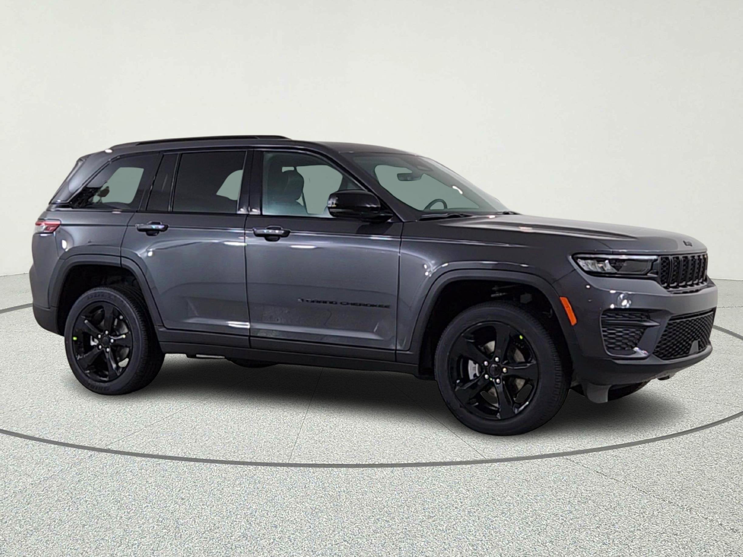 2025 Jeep Grand Cherokee JEEP GRAND CHEROKEE LAREDO 4X4