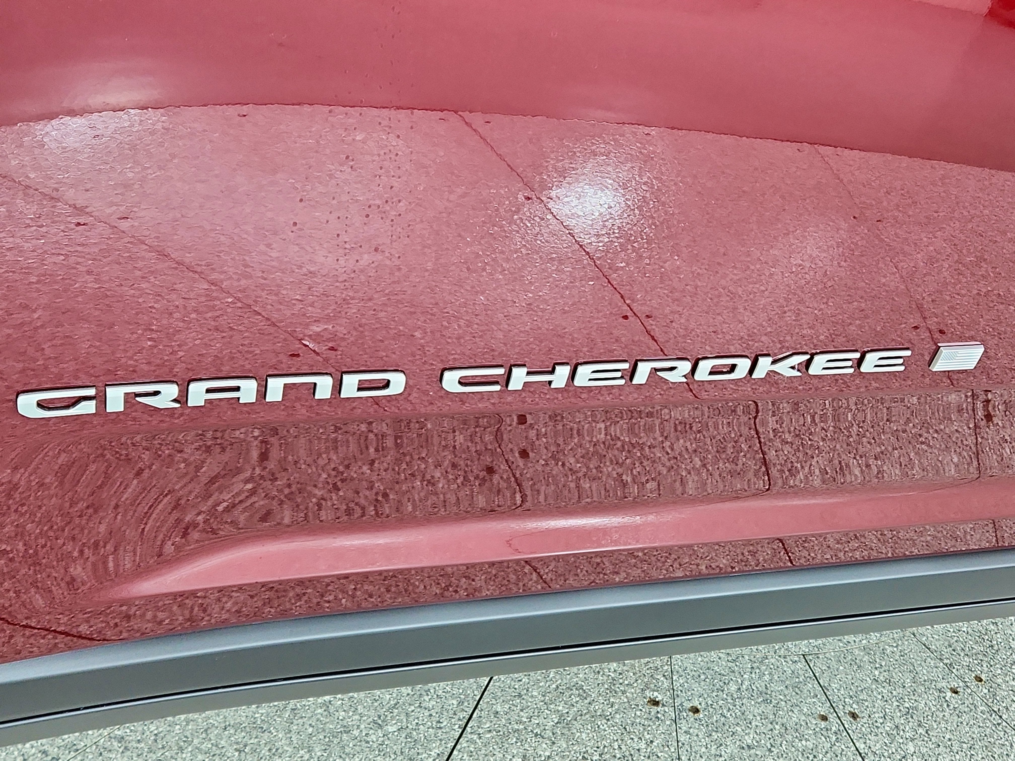 2025 Jeep Grand Cherokee JEEP GRAND CHEROKEE LAREDO 4X4