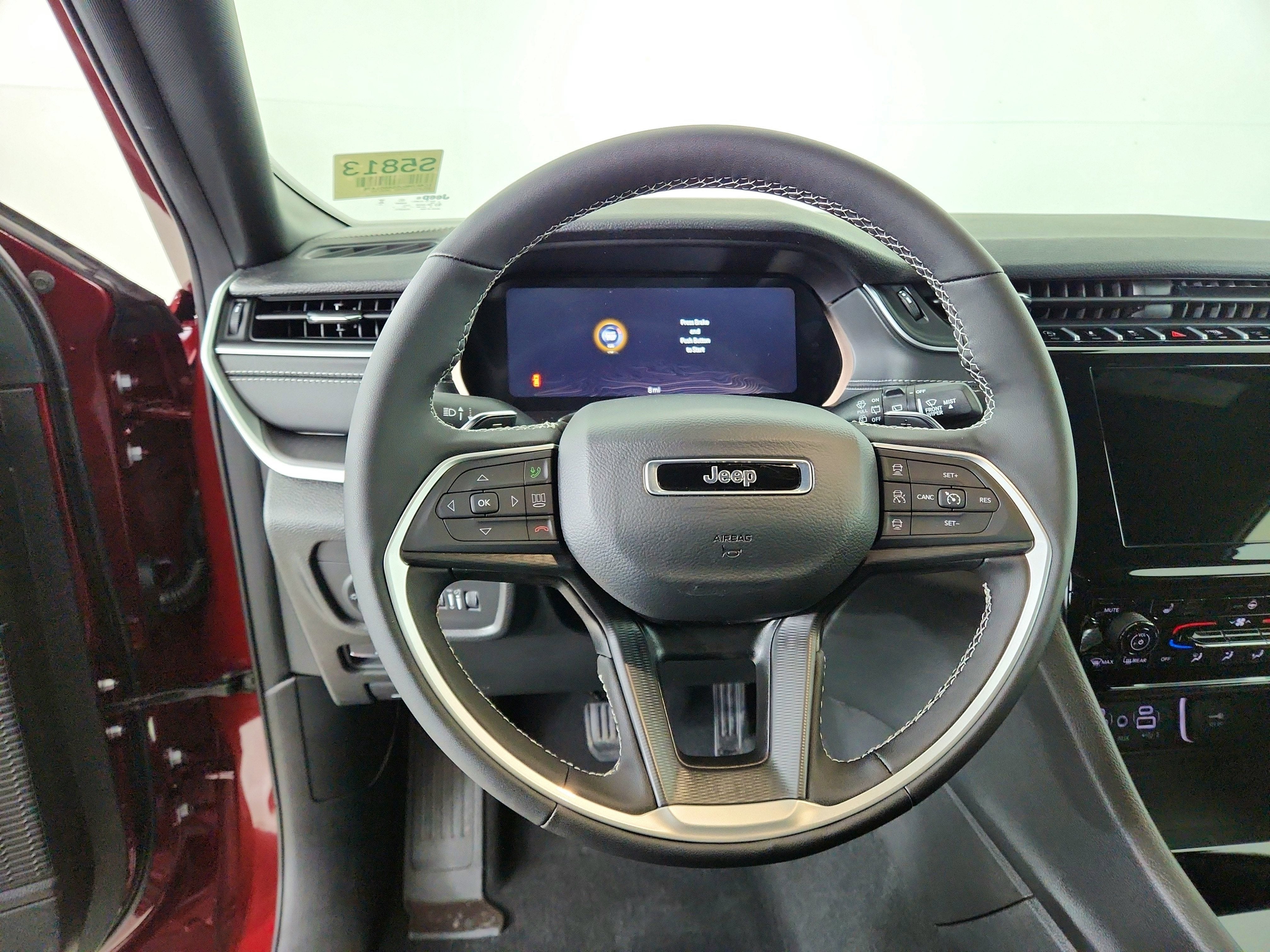 2025 Jeep Grand Cherokee JEEP GRAND CHEROKEE LAREDO 4X4