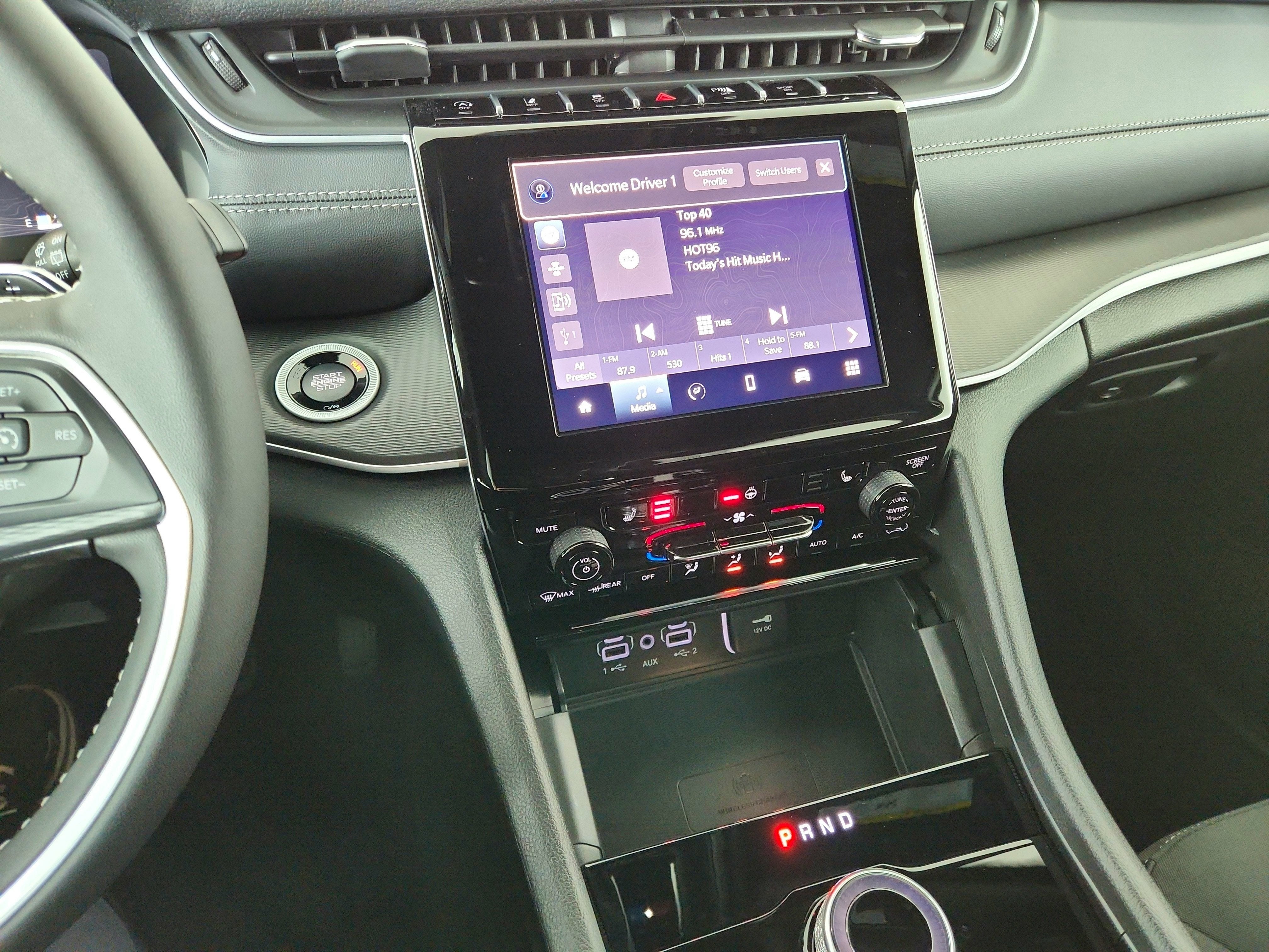 2025 Jeep Grand Cherokee JEEP GRAND CHEROKEE LAREDO 4X4