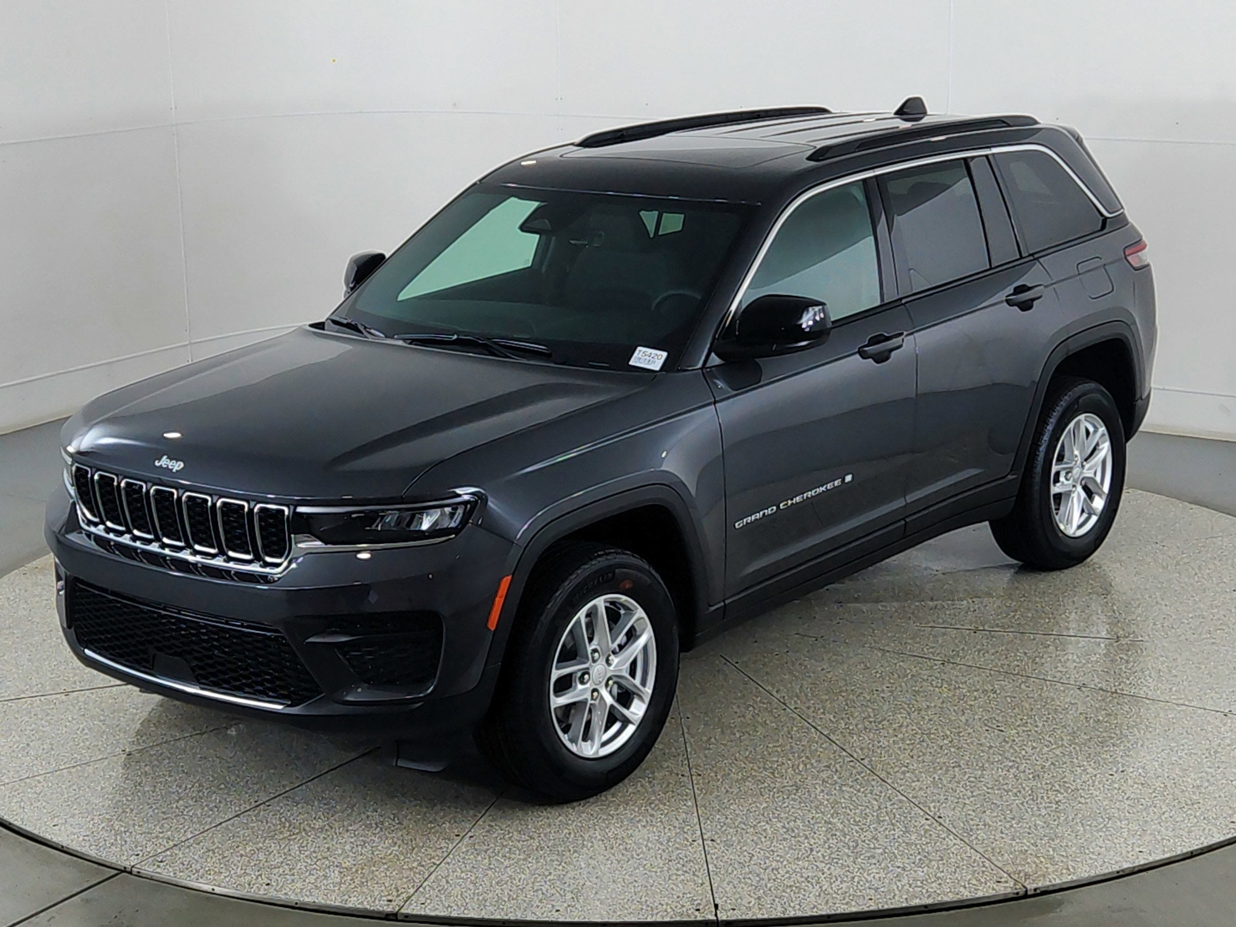 2026 Jeep Grand Cherokee JEEP GRAND CHEROKEE LAREDO 4X4