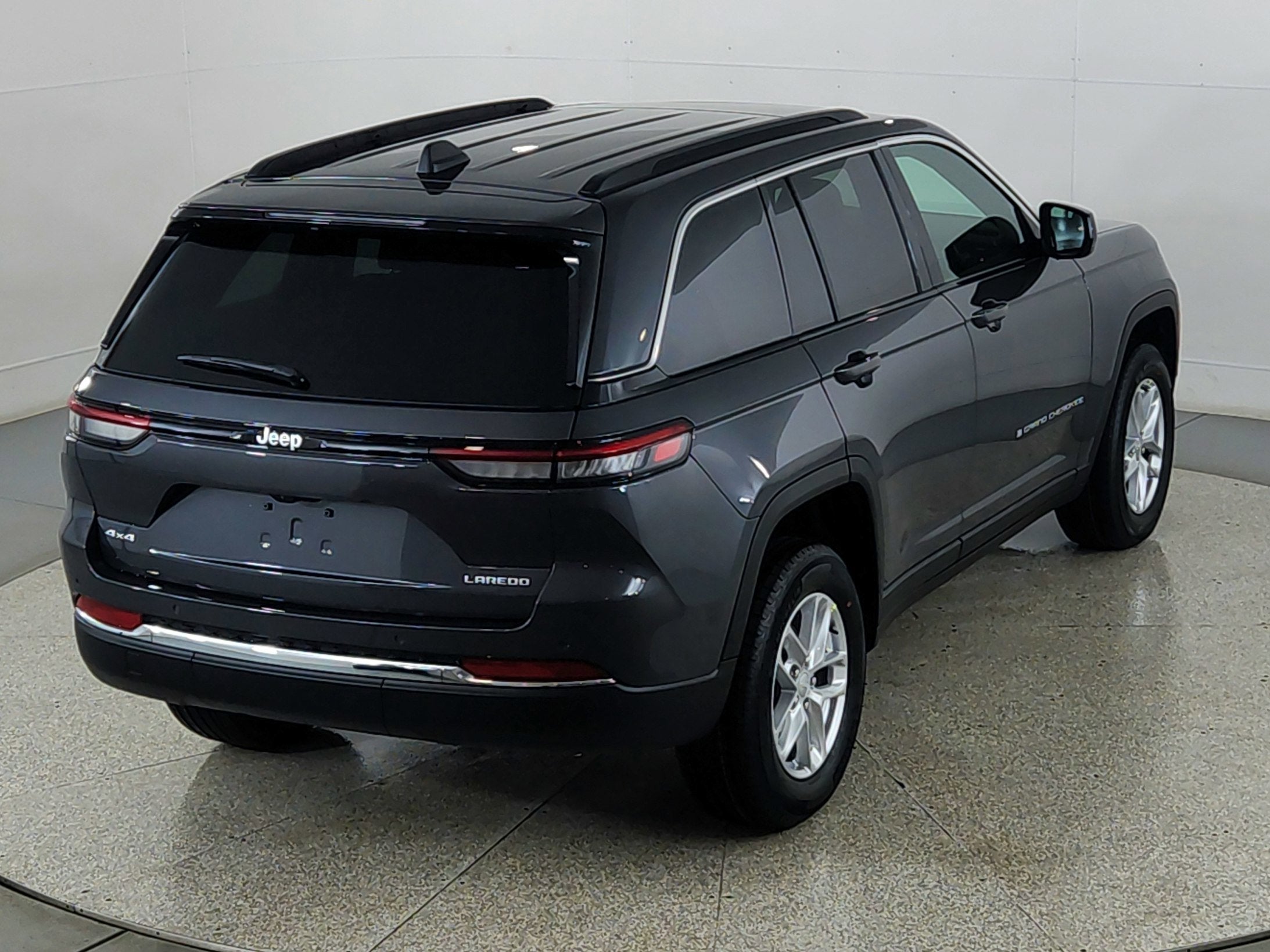 2026 Jeep Grand Cherokee JEEP GRAND CHEROKEE LAREDO 4X4