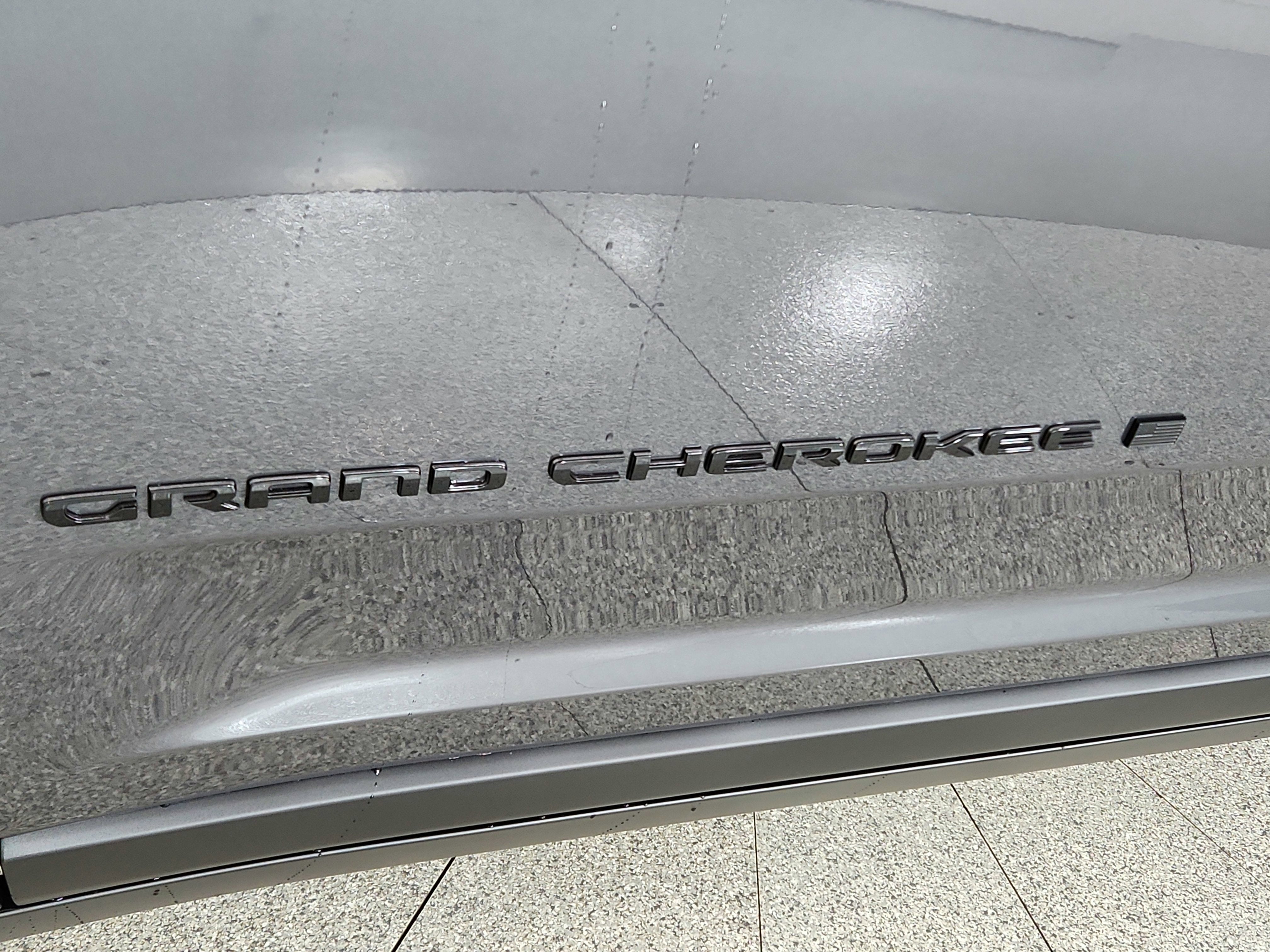 2025 Jeep Grand Cherokee JEEP GRAND CHEROKEE LAREDO 4X4