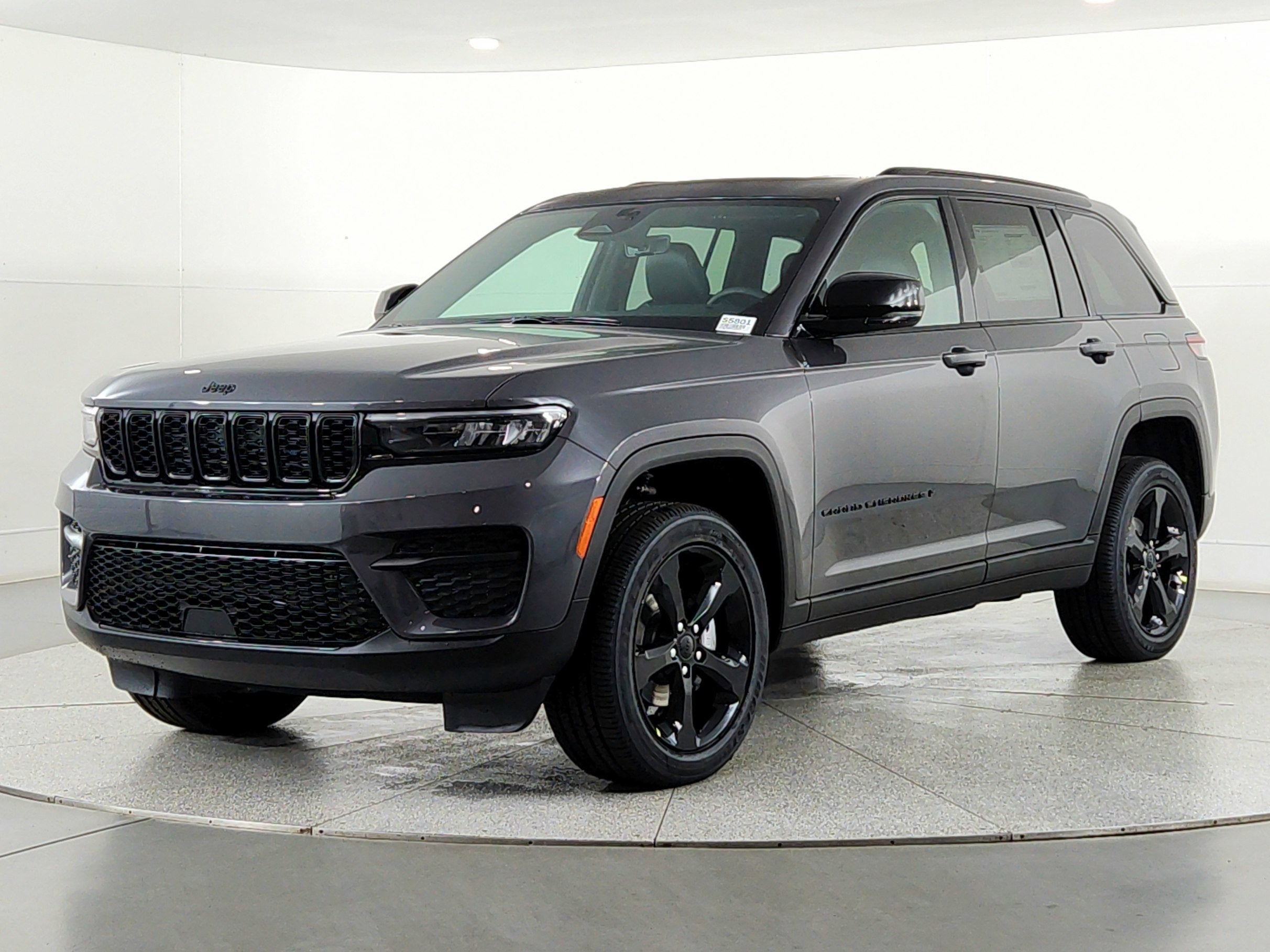 2025 Jeep Grand Cherokee JEEP GRAND CHEROKEE LAREDO 4X4