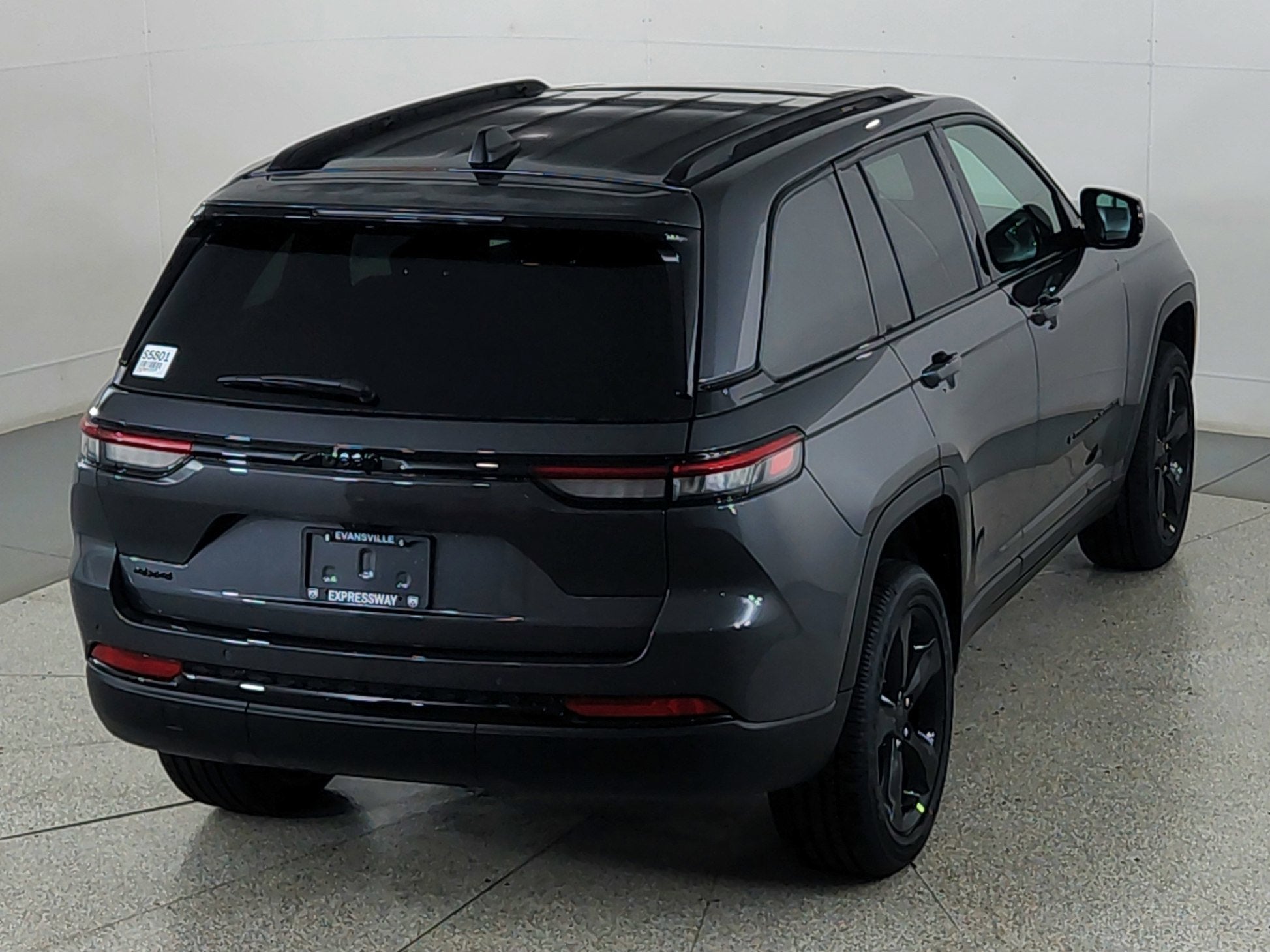 2025 Jeep Grand Cherokee JEEP GRAND CHEROKEE LAREDO 4X4