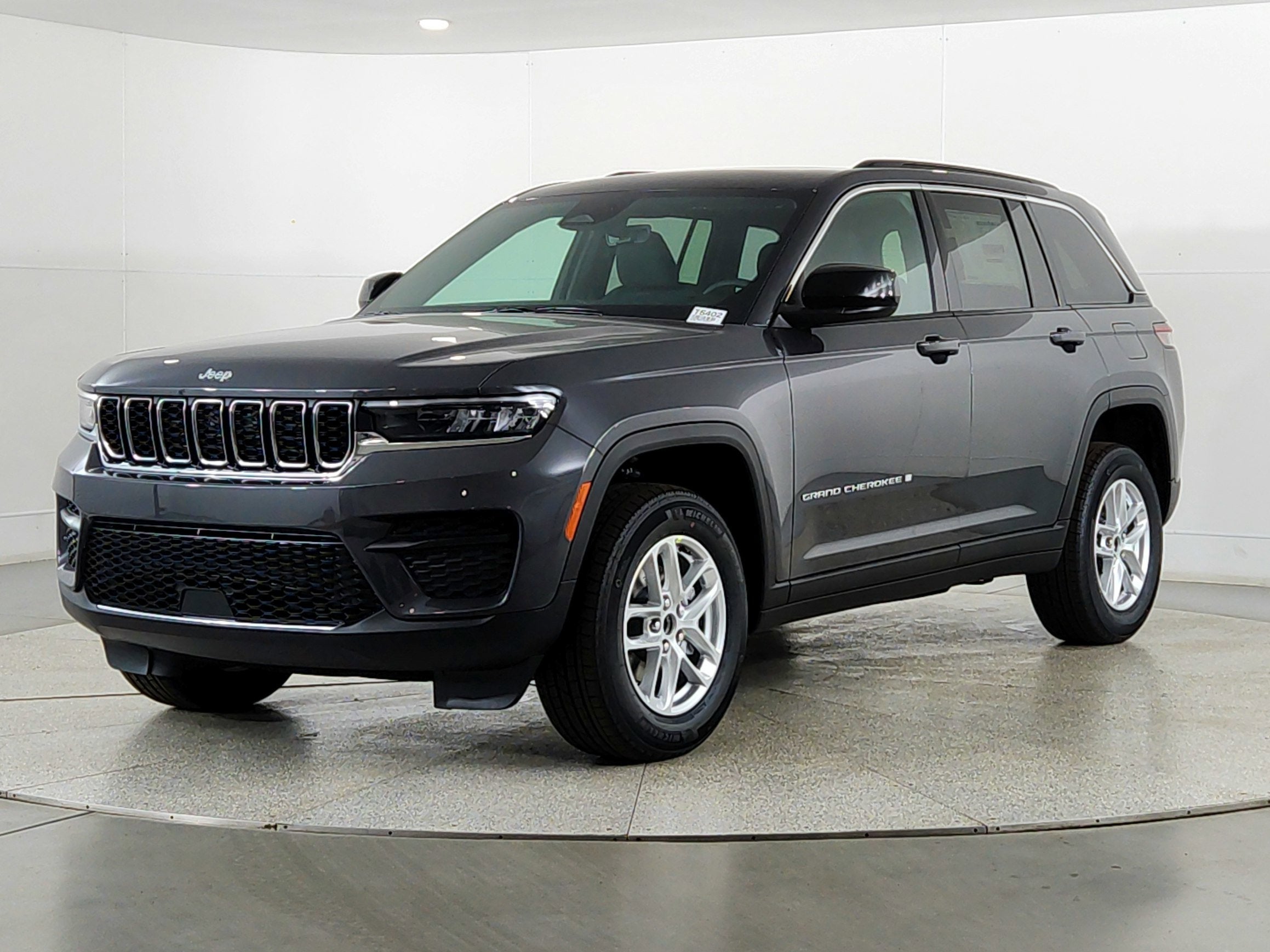 2026 Jeep Grand Cherokee JEEP GRAND CHEROKEE LAREDO 4X4