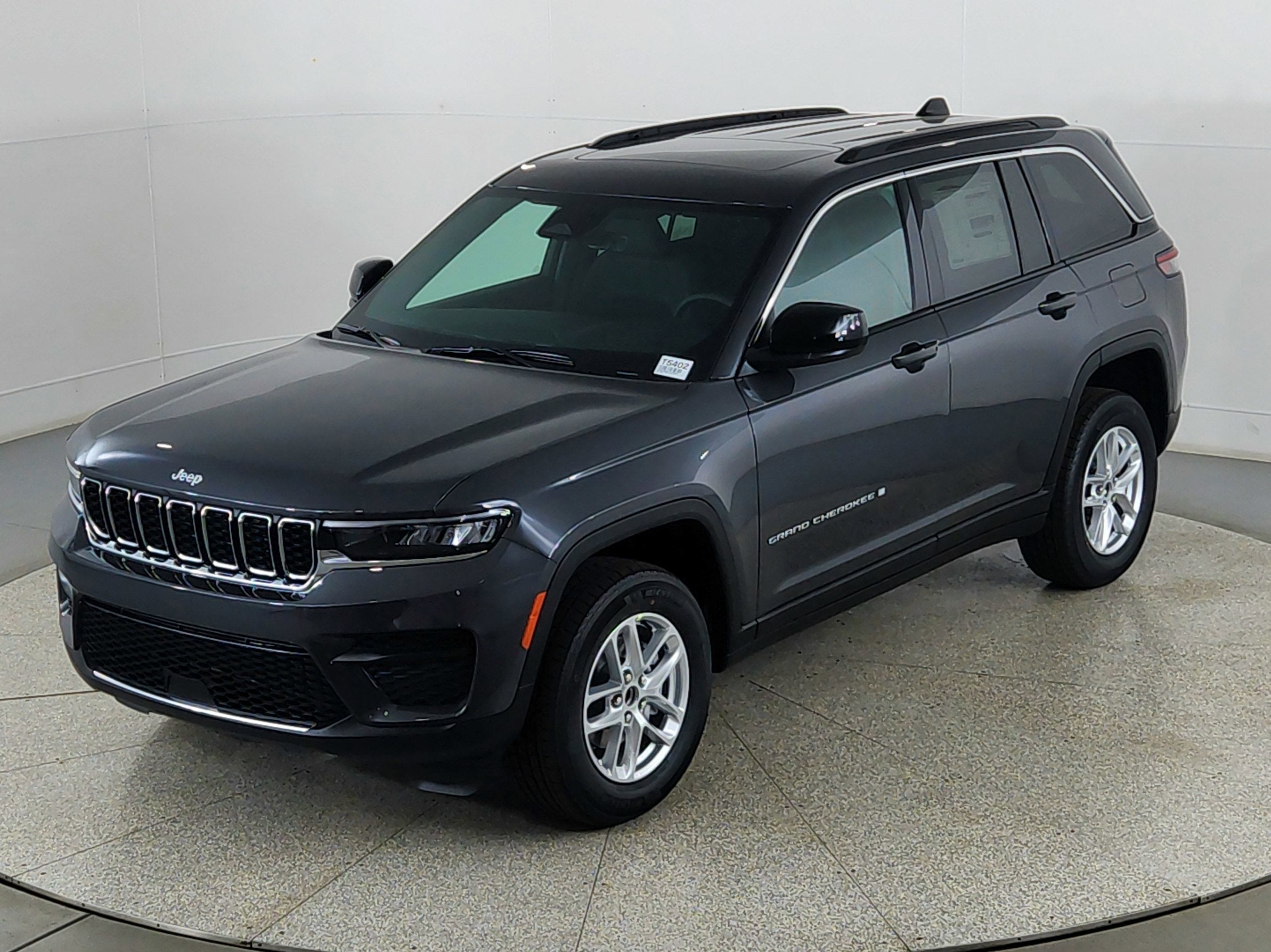 2026 Jeep Grand Cherokee JEEP GRAND CHEROKEE LAREDO 4X4