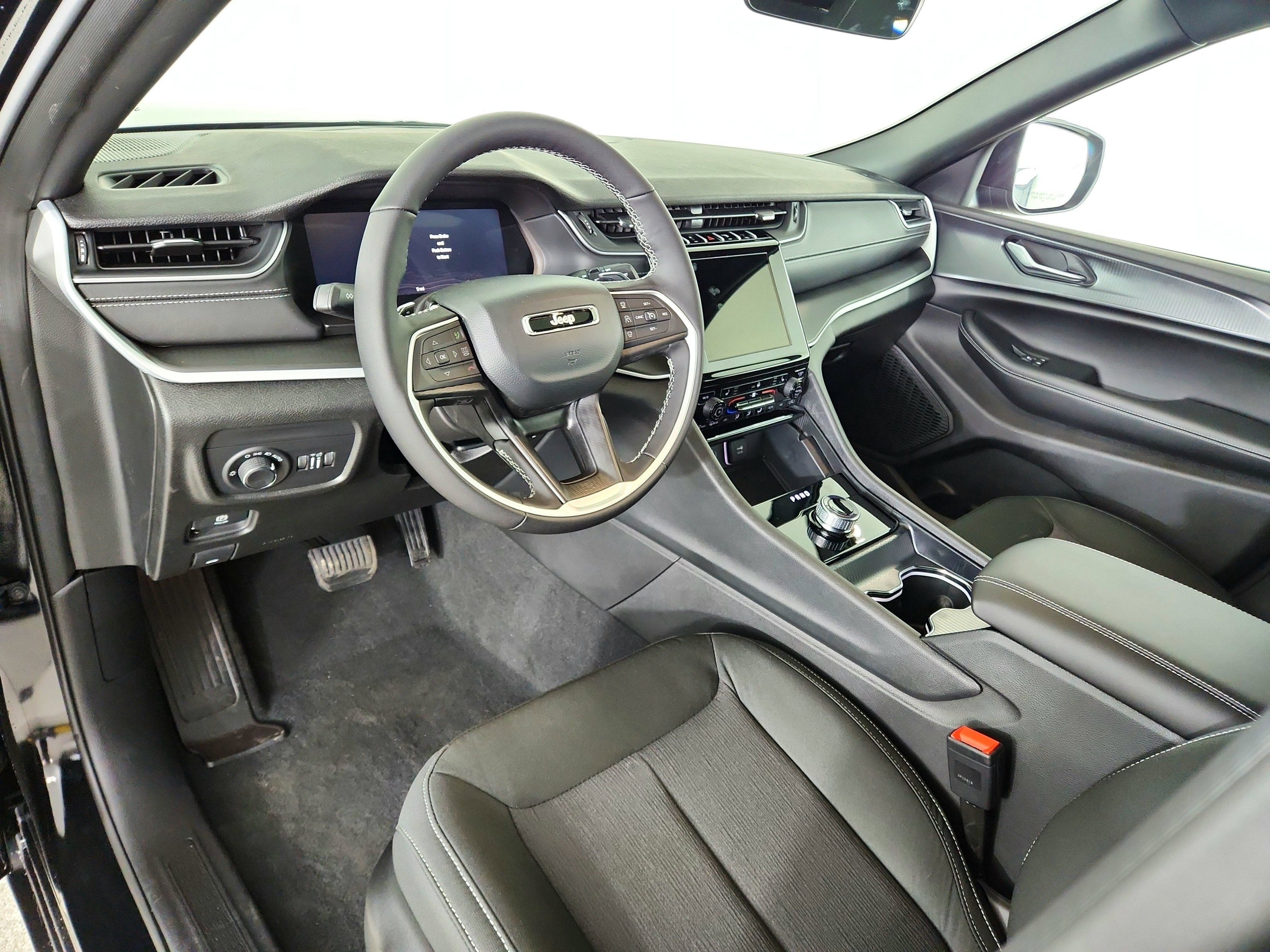 2026 Jeep Grand Cherokee JEEP GRAND CHEROKEE LAREDO 4X4