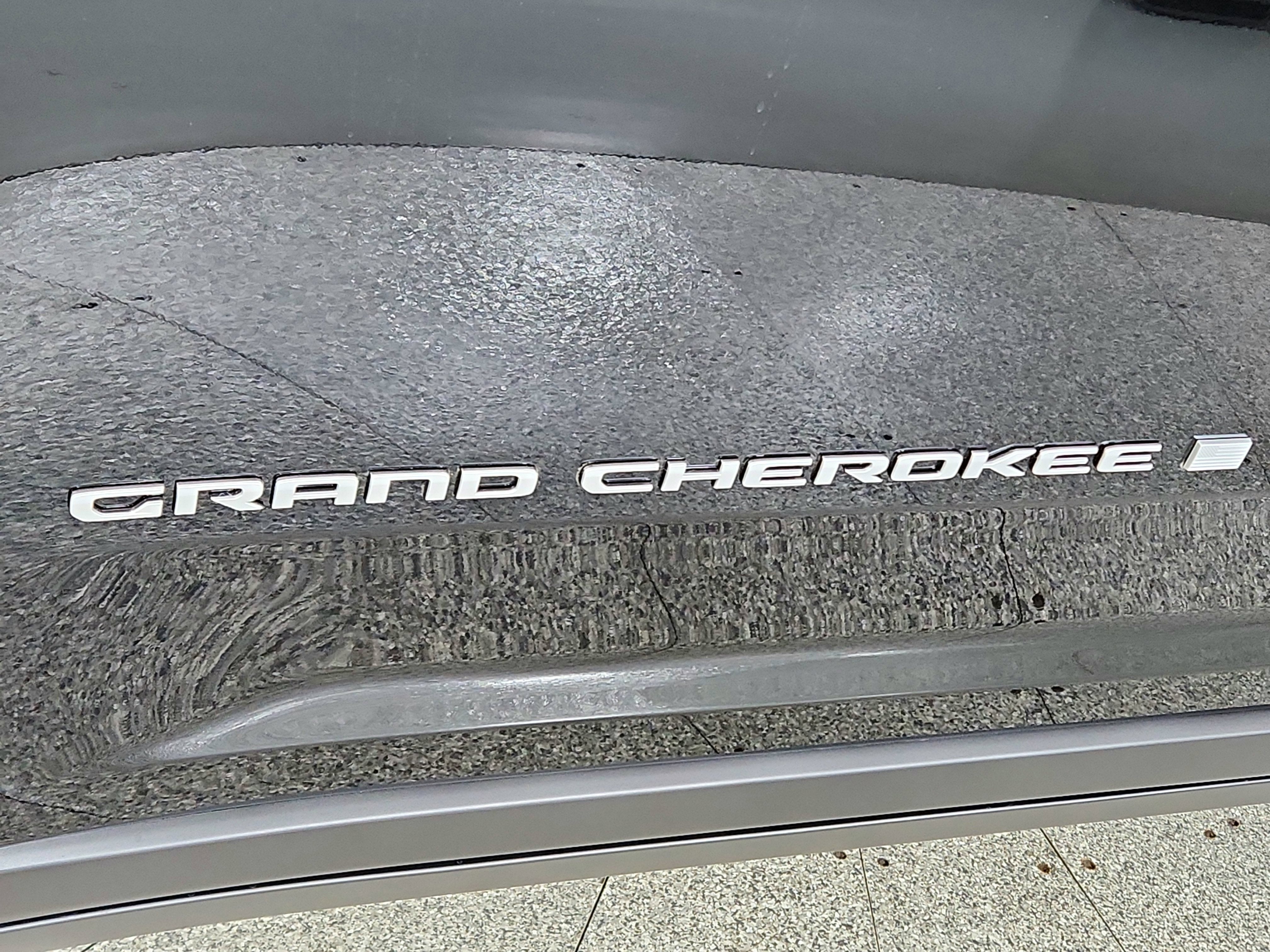 2025 Jeep Grand Cherokee JEEP GRAND CHEROKEE LAREDO 4X4