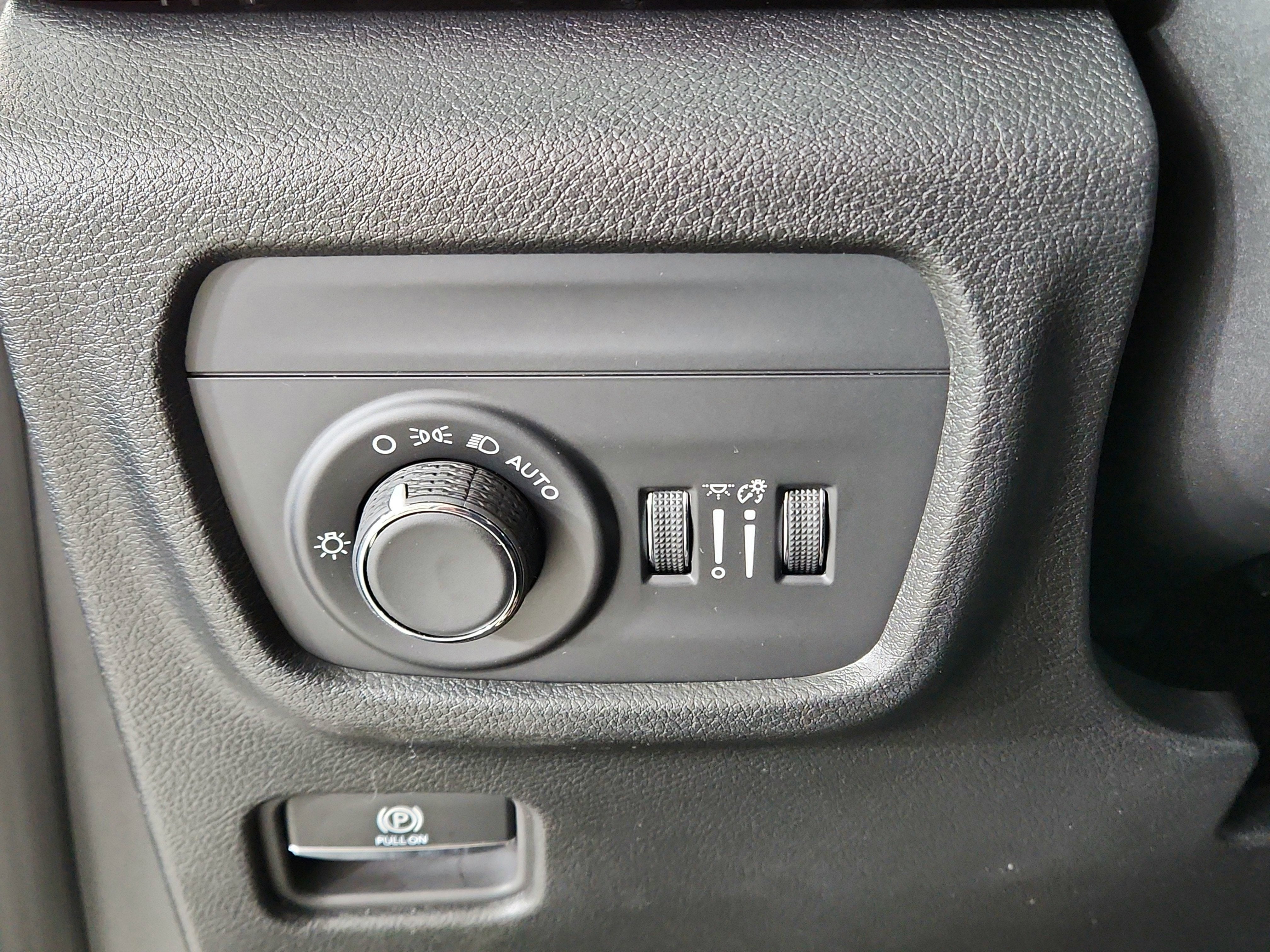 2025 Jeep Grand Cherokee JEEP GRAND CHEROKEE LAREDO 4X4