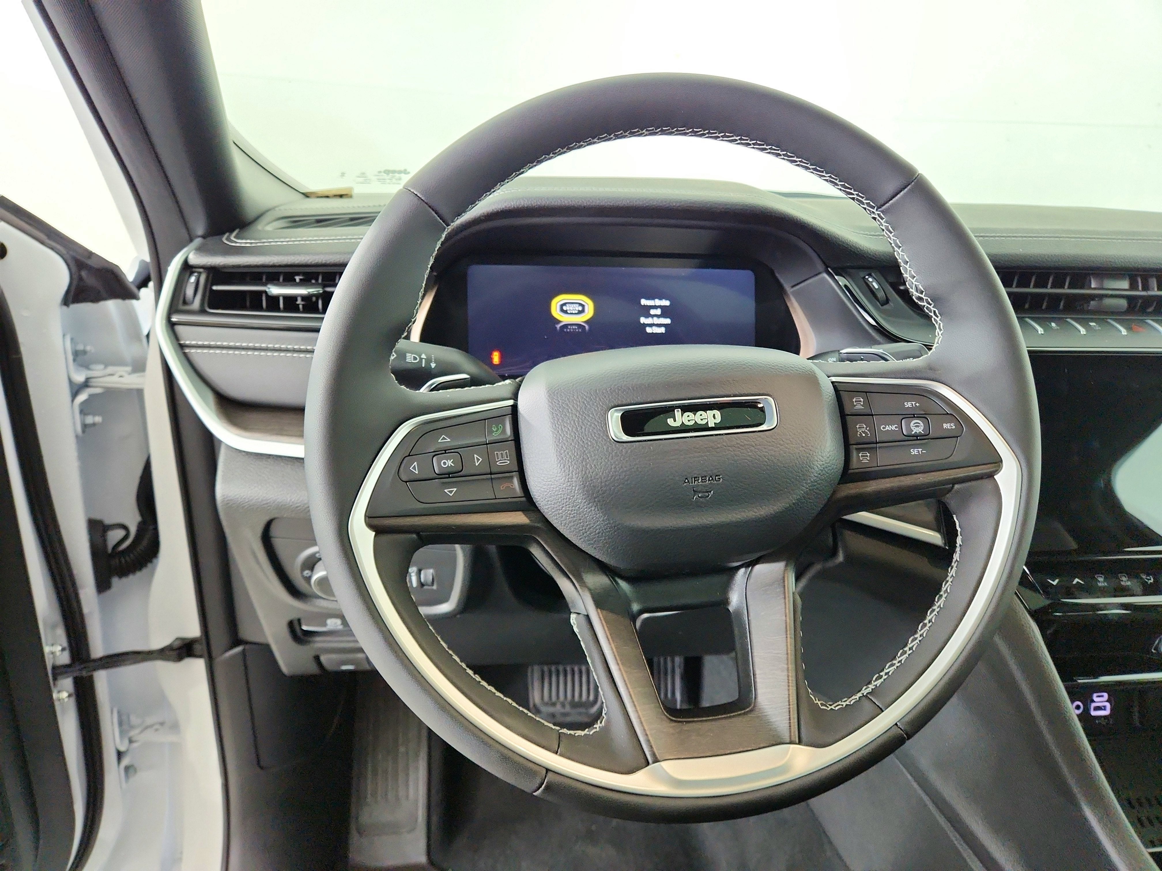 2026 Jeep Grand Cherokee JEEP GRAND CHEROKEE LAREDO 4X4