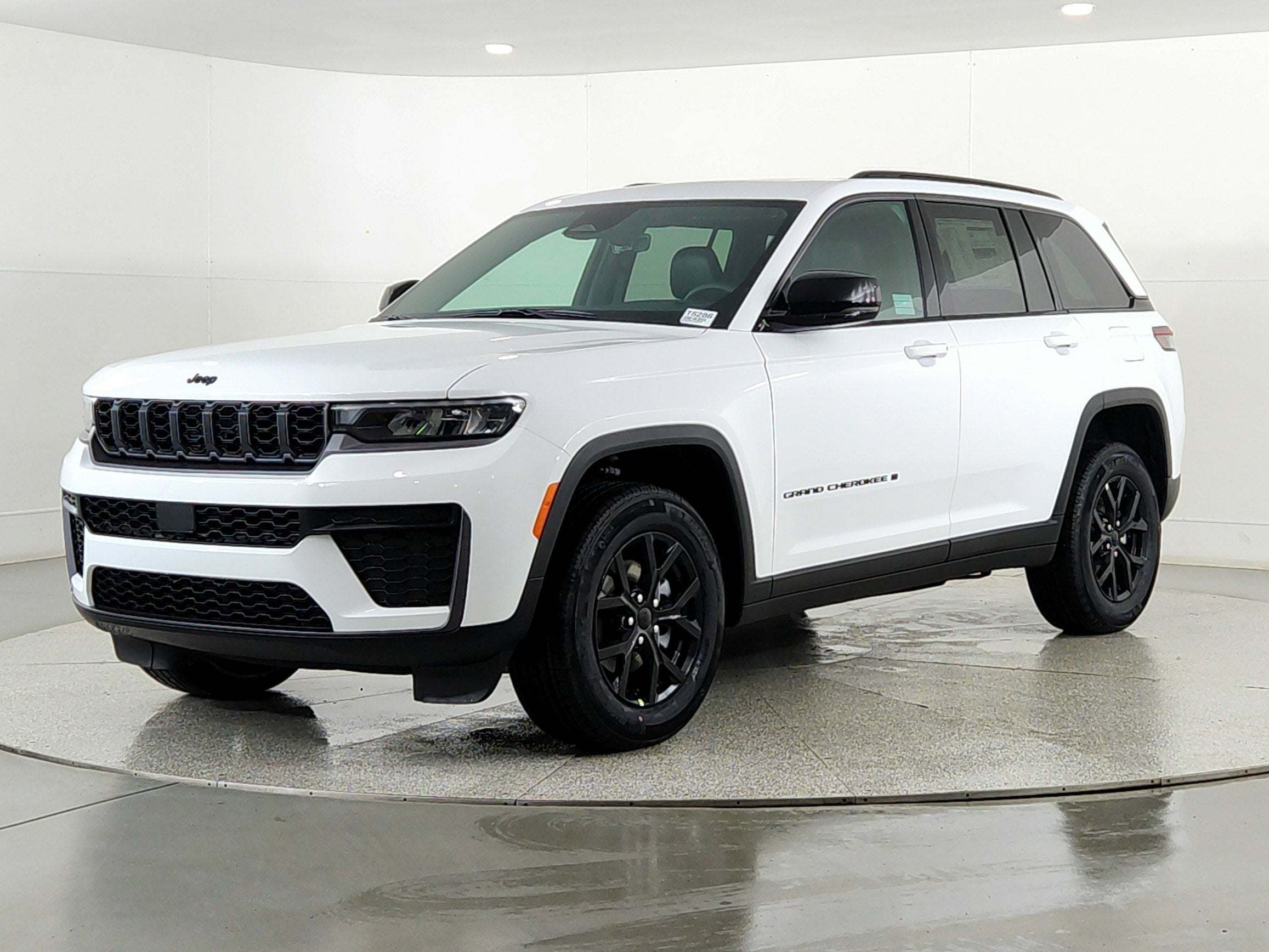 2026 Jeep Grand Cherokee JEEP GRAND CHEROKEE LAREDO 4X4