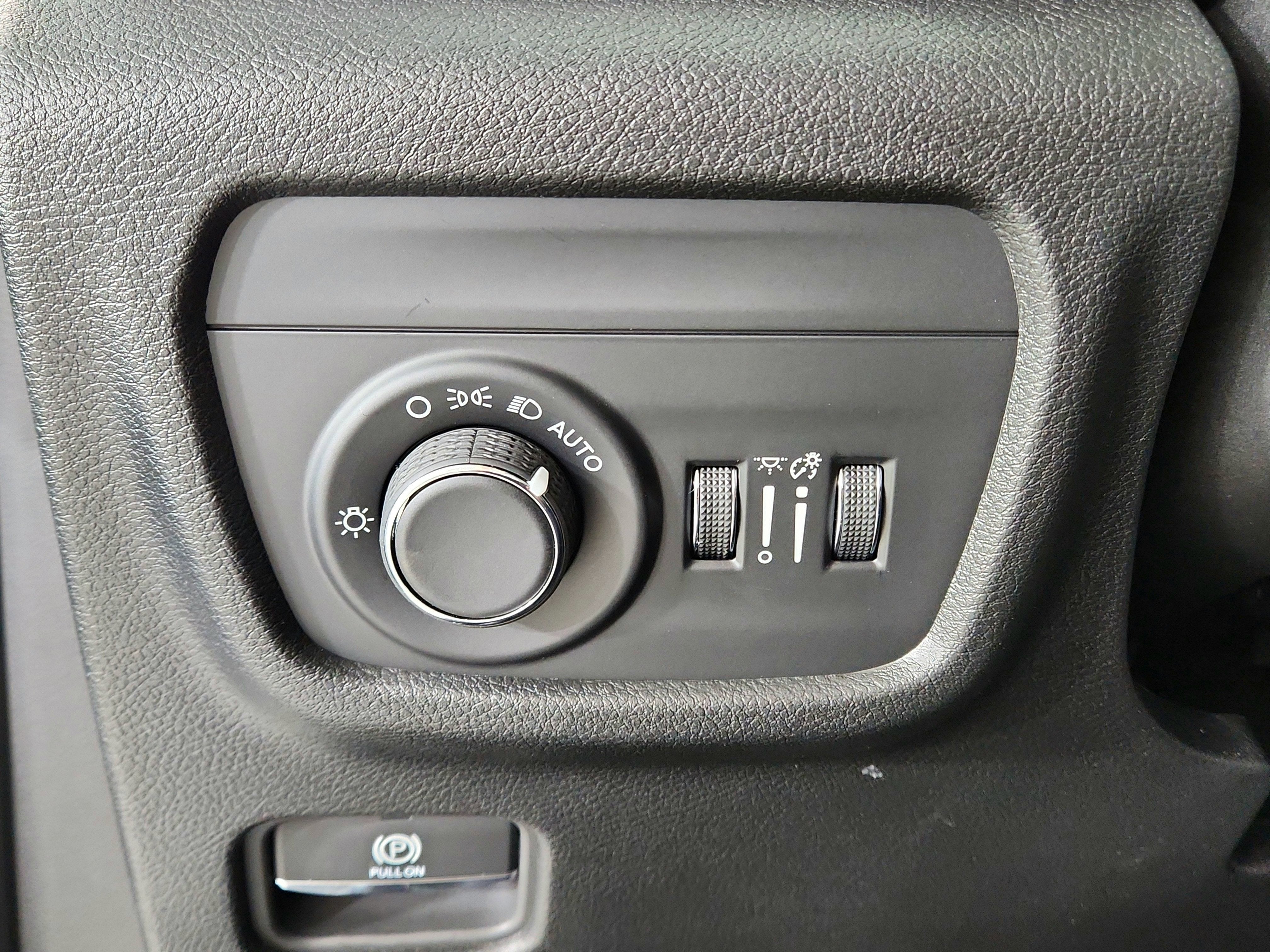 2026 Jeep Grand Cherokee JEEP GRAND CHEROKEE LAREDO 4X4