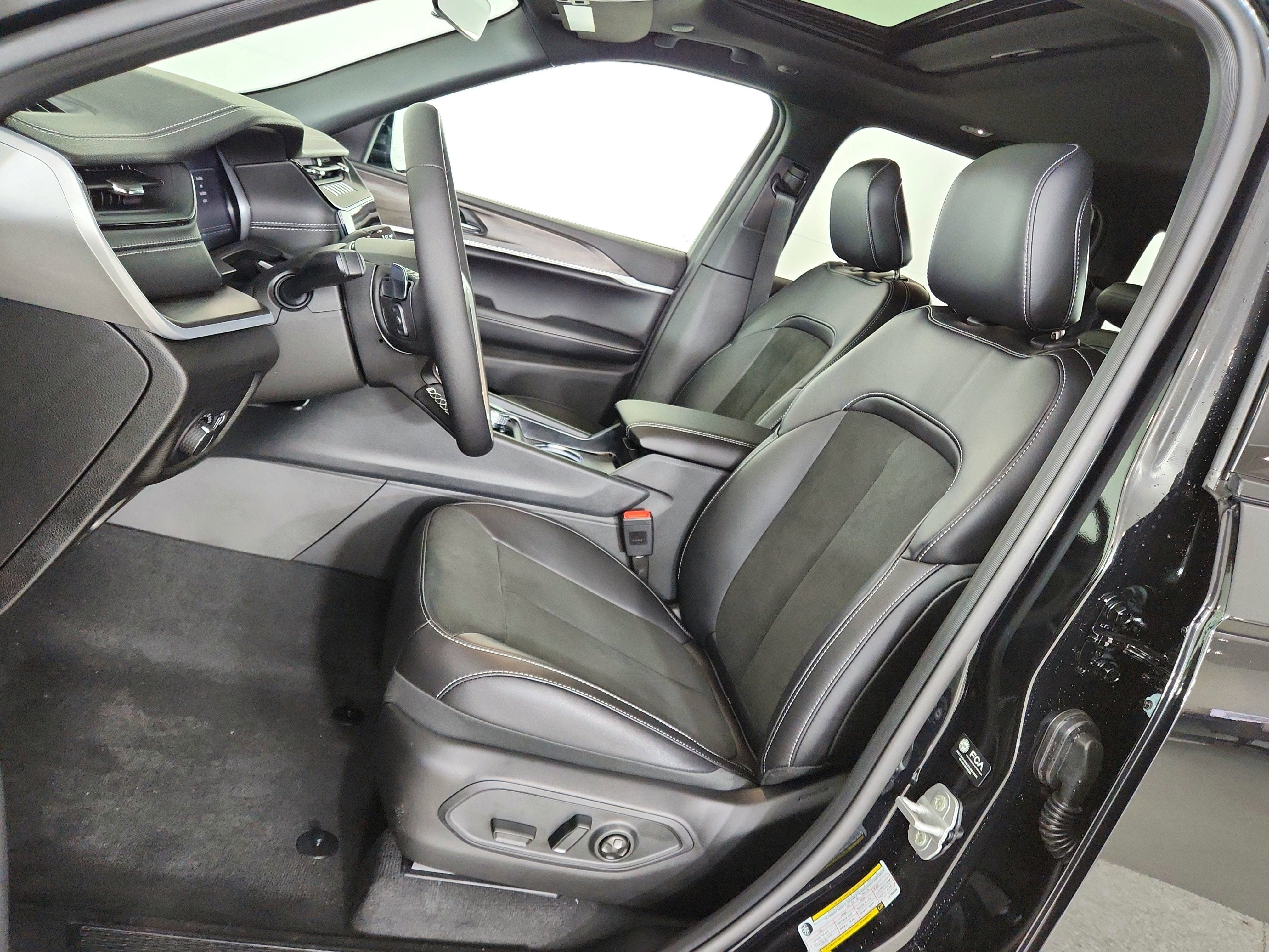 2026 Jeep Grand Cherokee JEEP GRAND CHEROKEE LAREDO 4X4