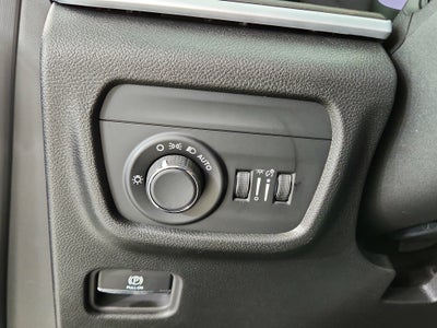 2026 Jeep Grand Cherokee JEEP GRAND CHEROKEE LAREDO 4X4