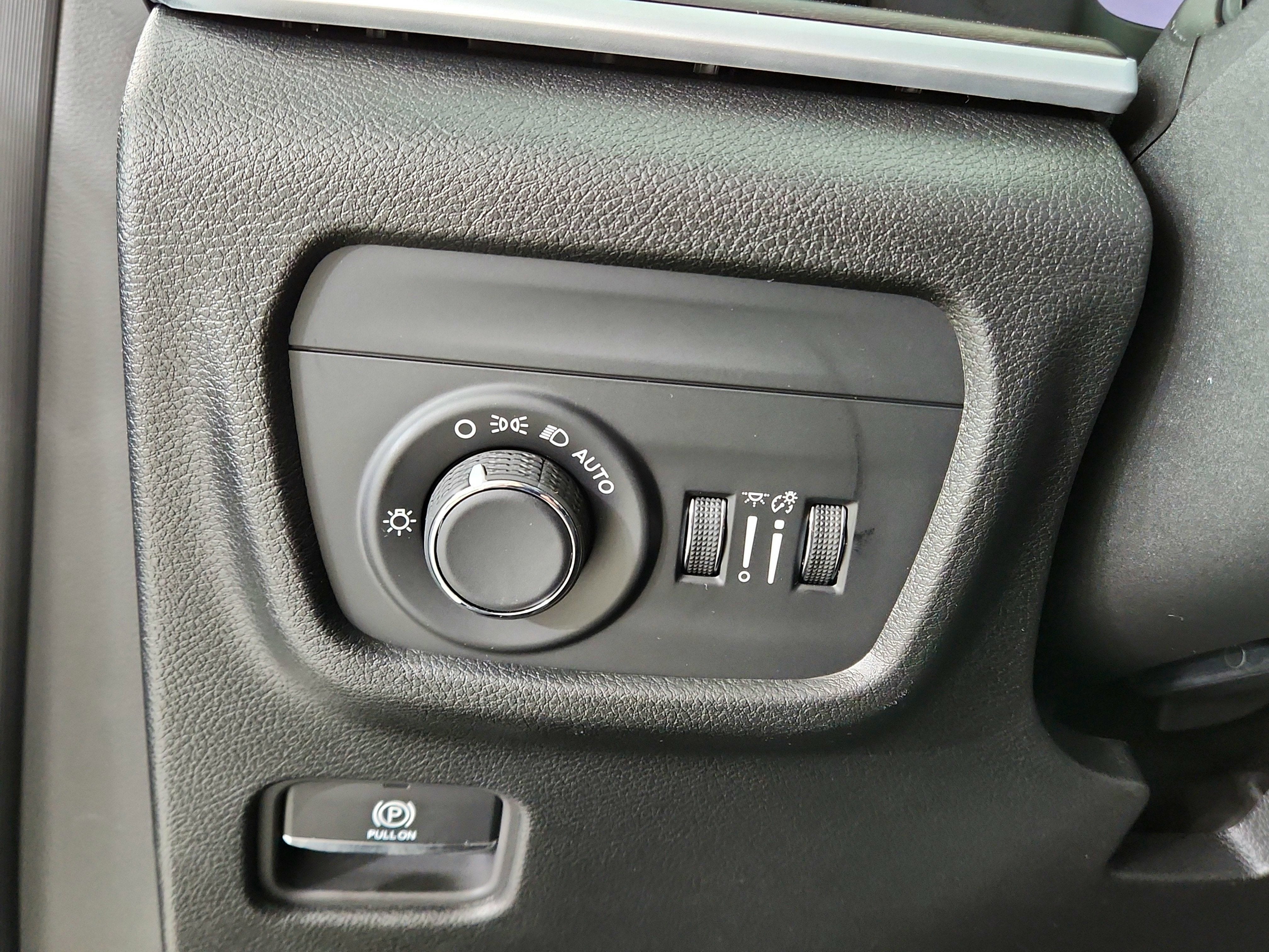 2026 Jeep Grand Cherokee JEEP GRAND CHEROKEE LAREDO 4X4