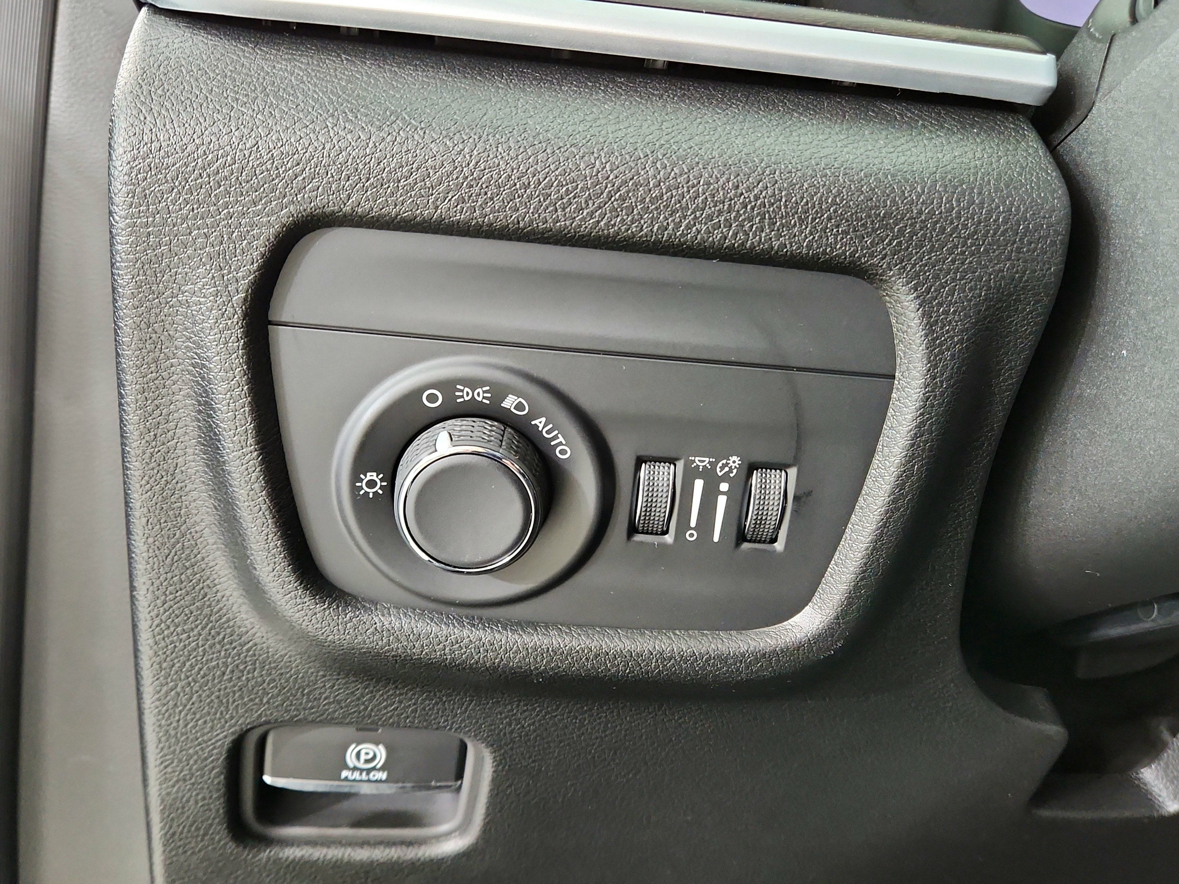2026 Jeep Grand Cherokee Laredo Altitude 4x4