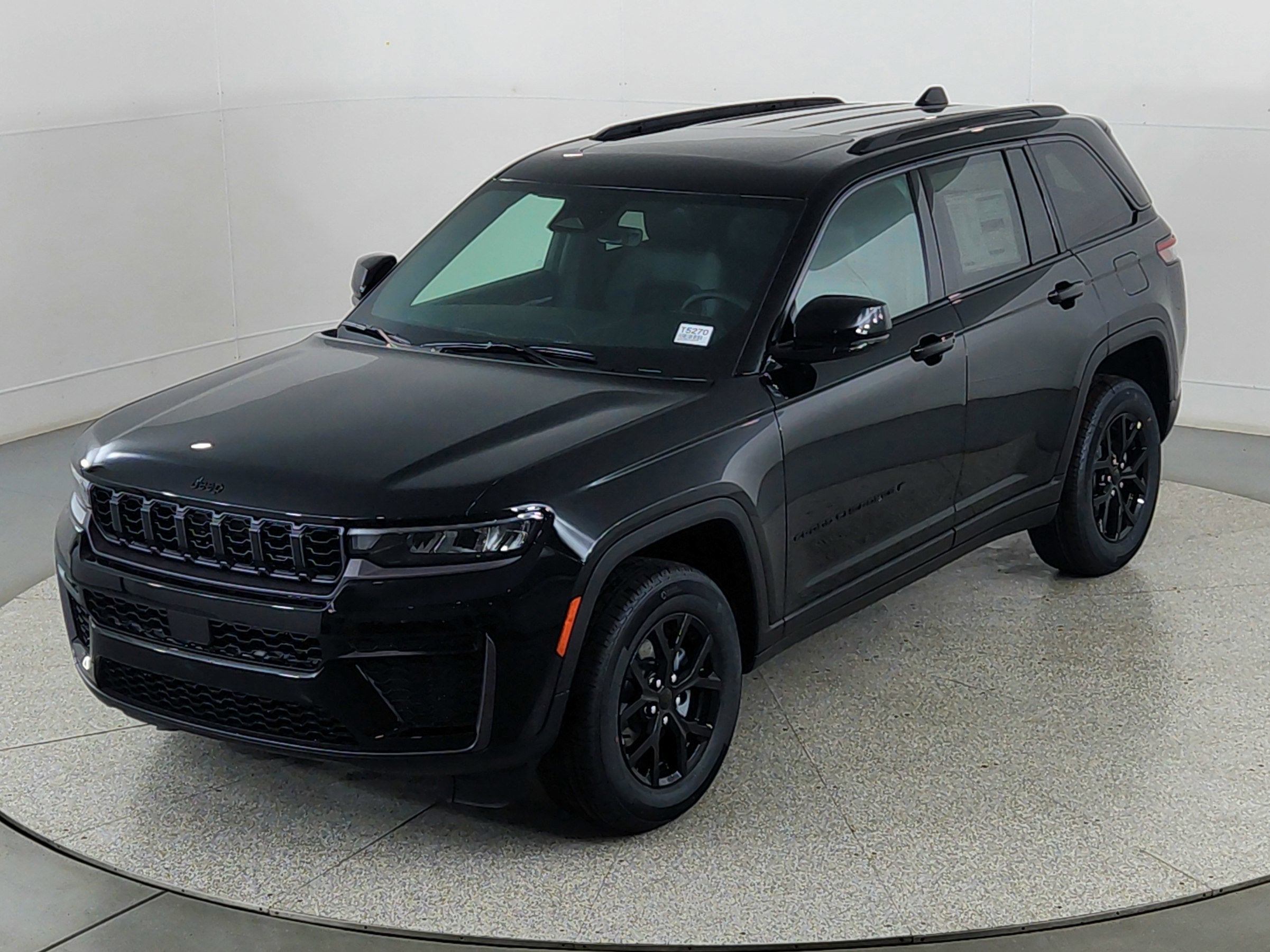 2026 Jeep Grand Cherokee JEEP GRAND CHEROKEE LAREDO 4X4