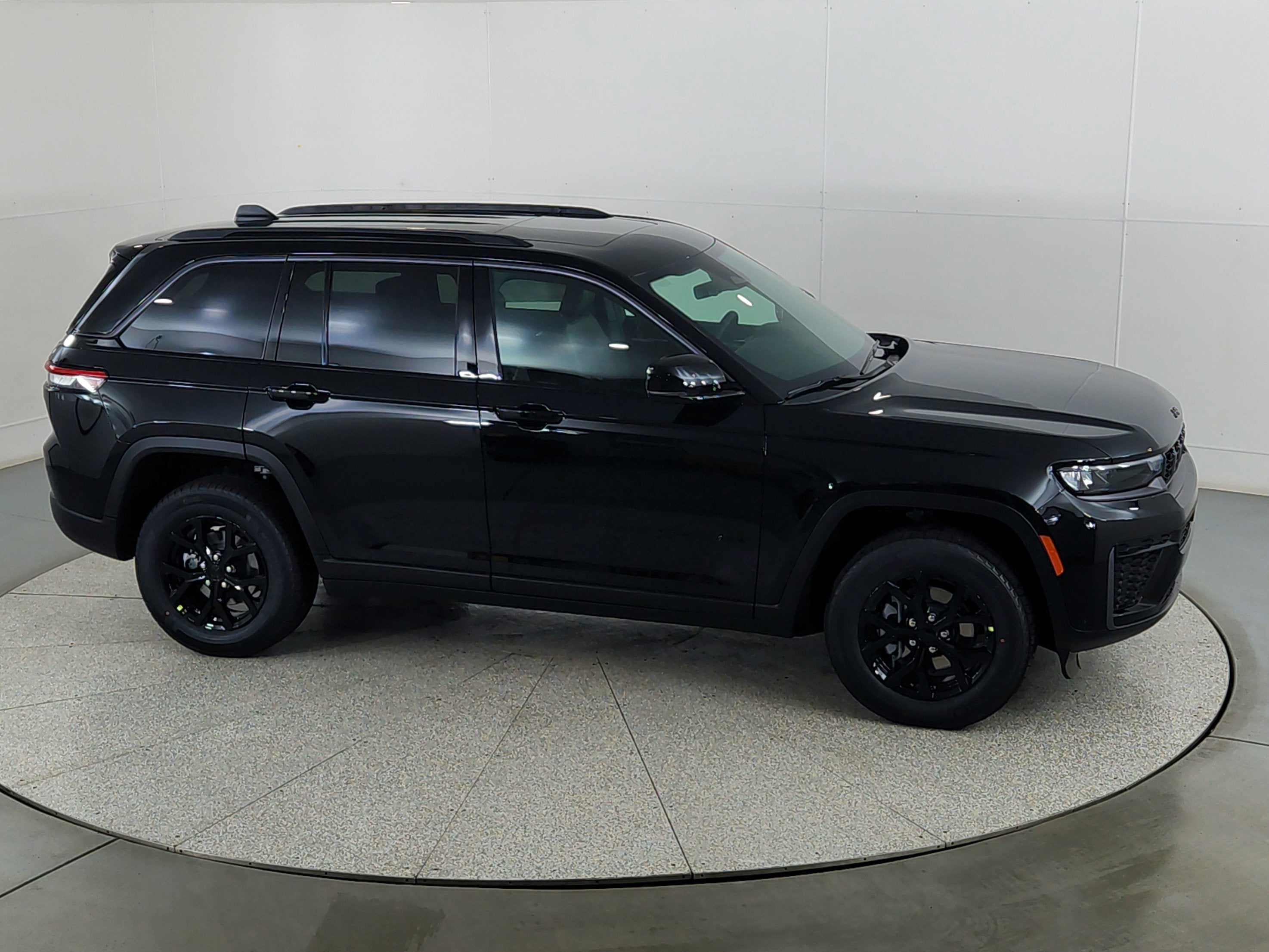 2026 Jeep Grand Cherokee JEEP GRAND CHEROKEE LAREDO 4X4