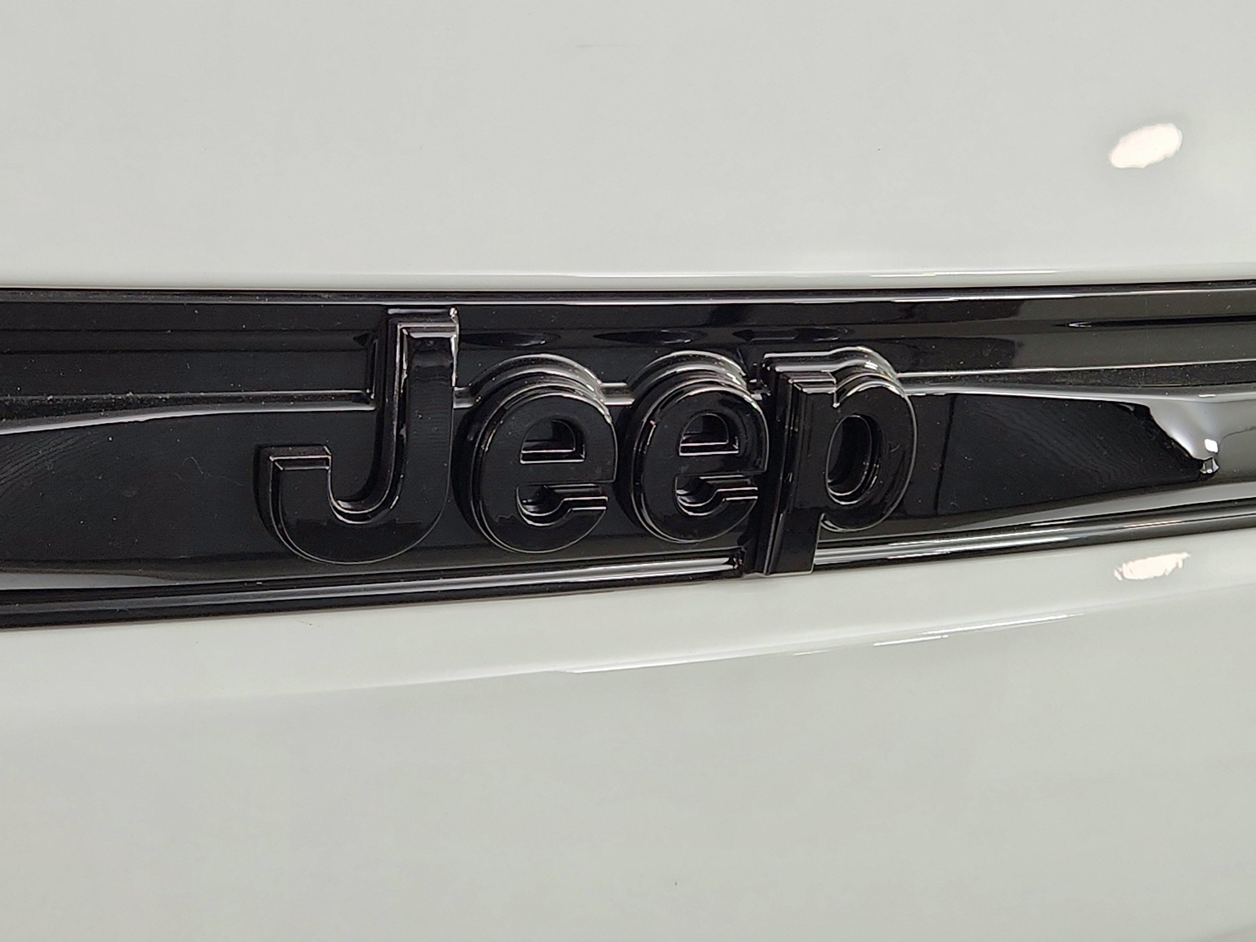 2026 Jeep Grand Cherokee JEEP GRAND CHEROKEE LAREDO 4X4