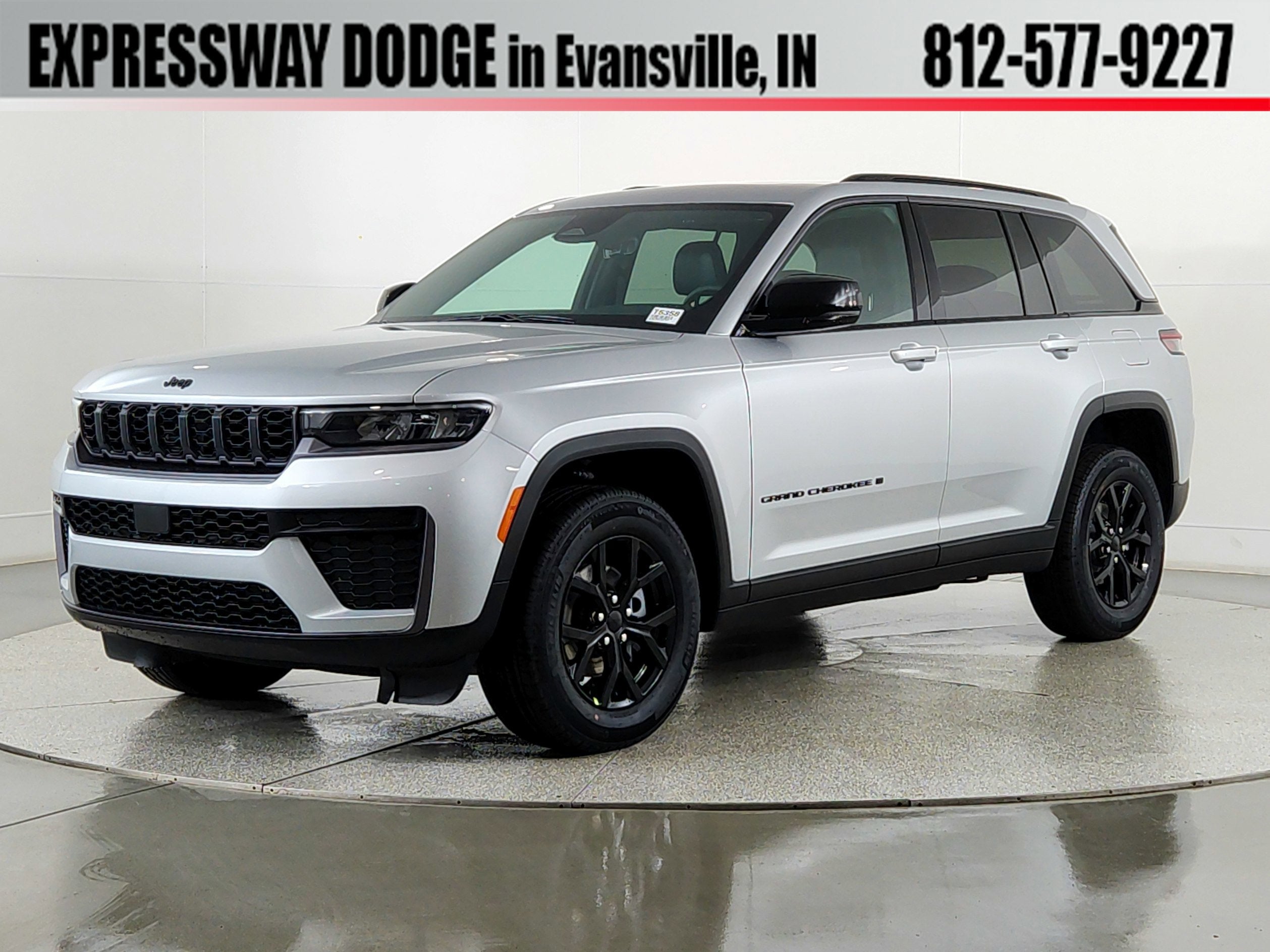 2026 Jeep Grand Cherokee JEEP GRAND CHEROKEE LAREDO 4X4
