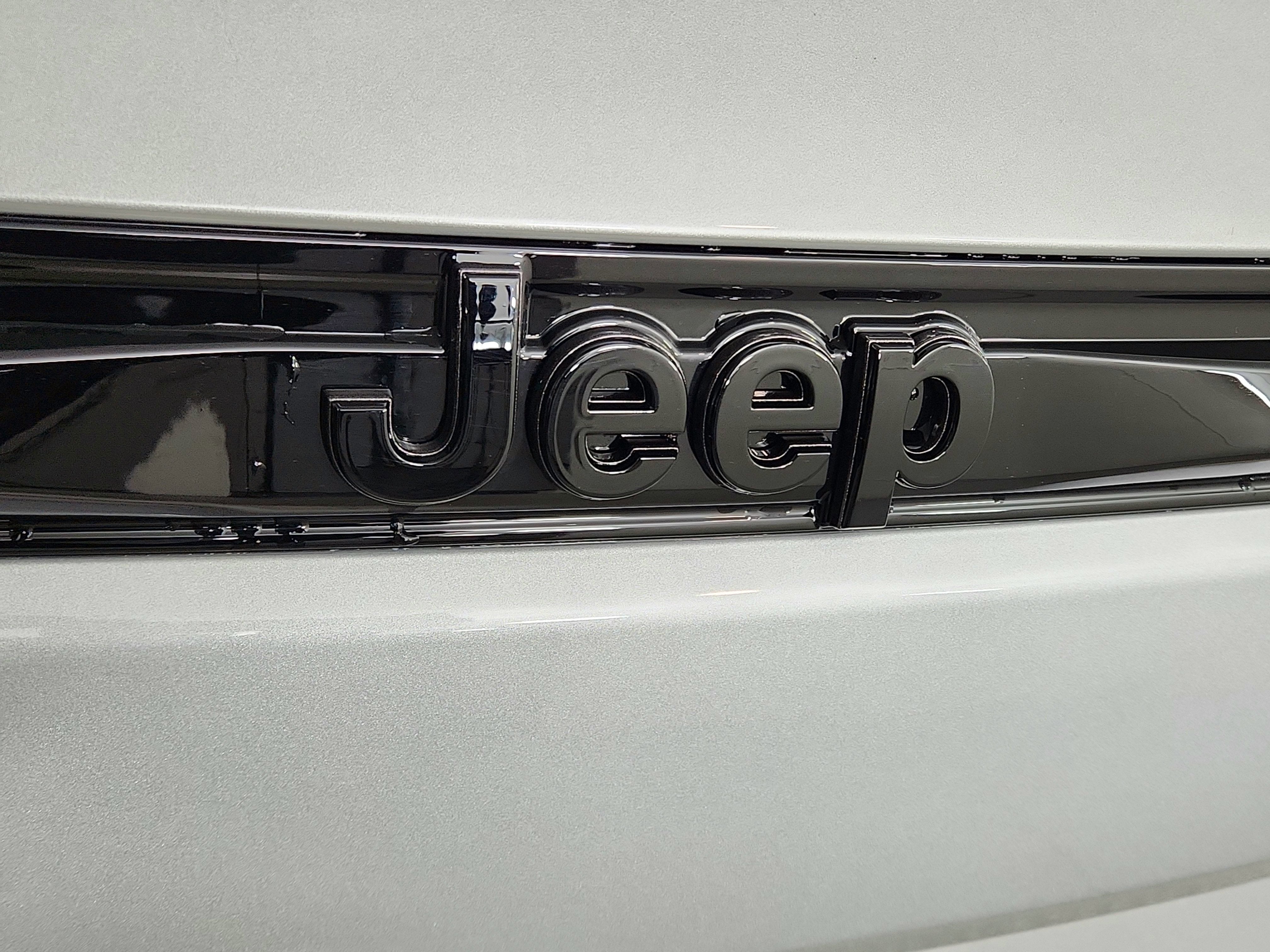 2026 Jeep Grand Cherokee JEEP GRAND CHEROKEE LAREDO 4X4