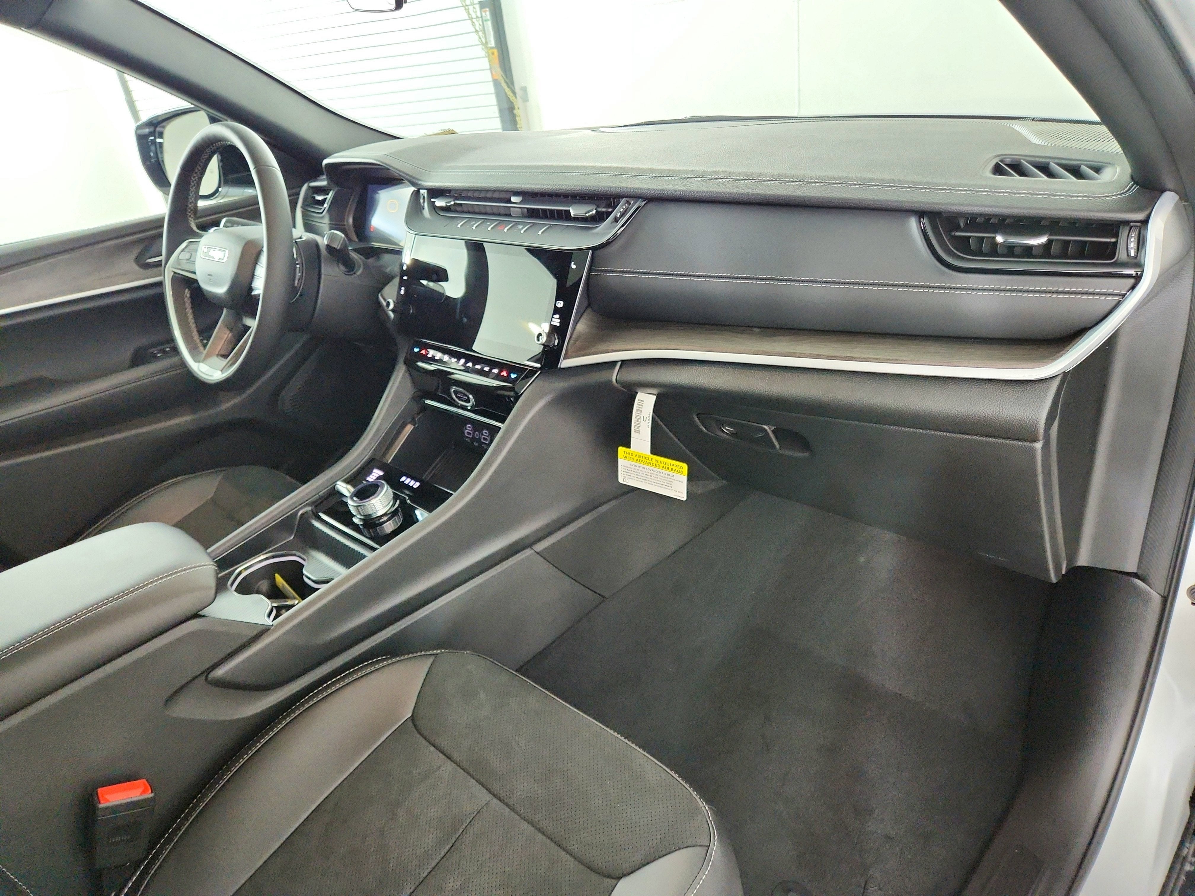 2026 Jeep Grand Cherokee JEEP GRAND CHEROKEE LAREDO 4X4