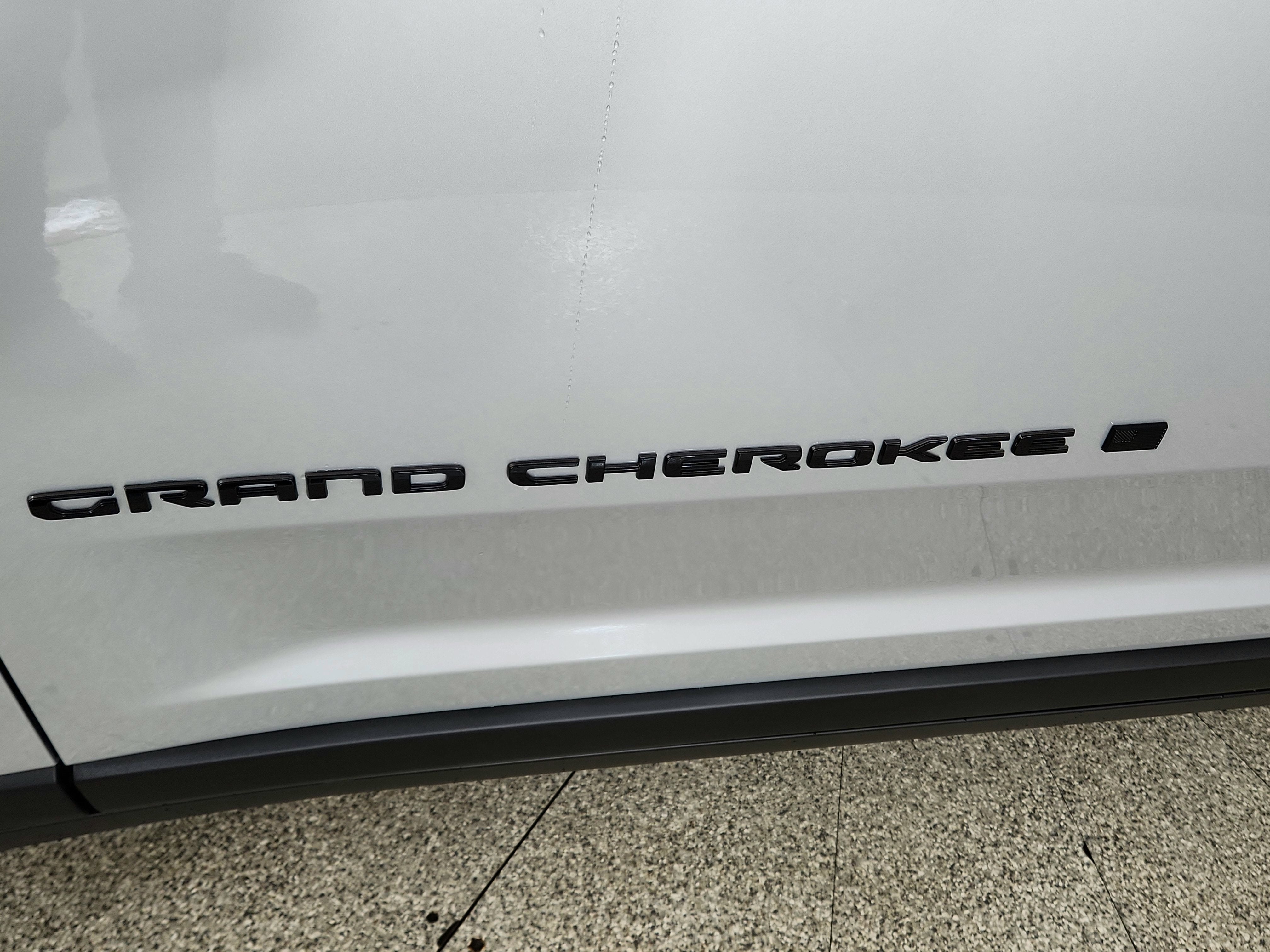 2026 Jeep Grand Cherokee JEEP GRAND CHEROKEE LAREDO 4X4