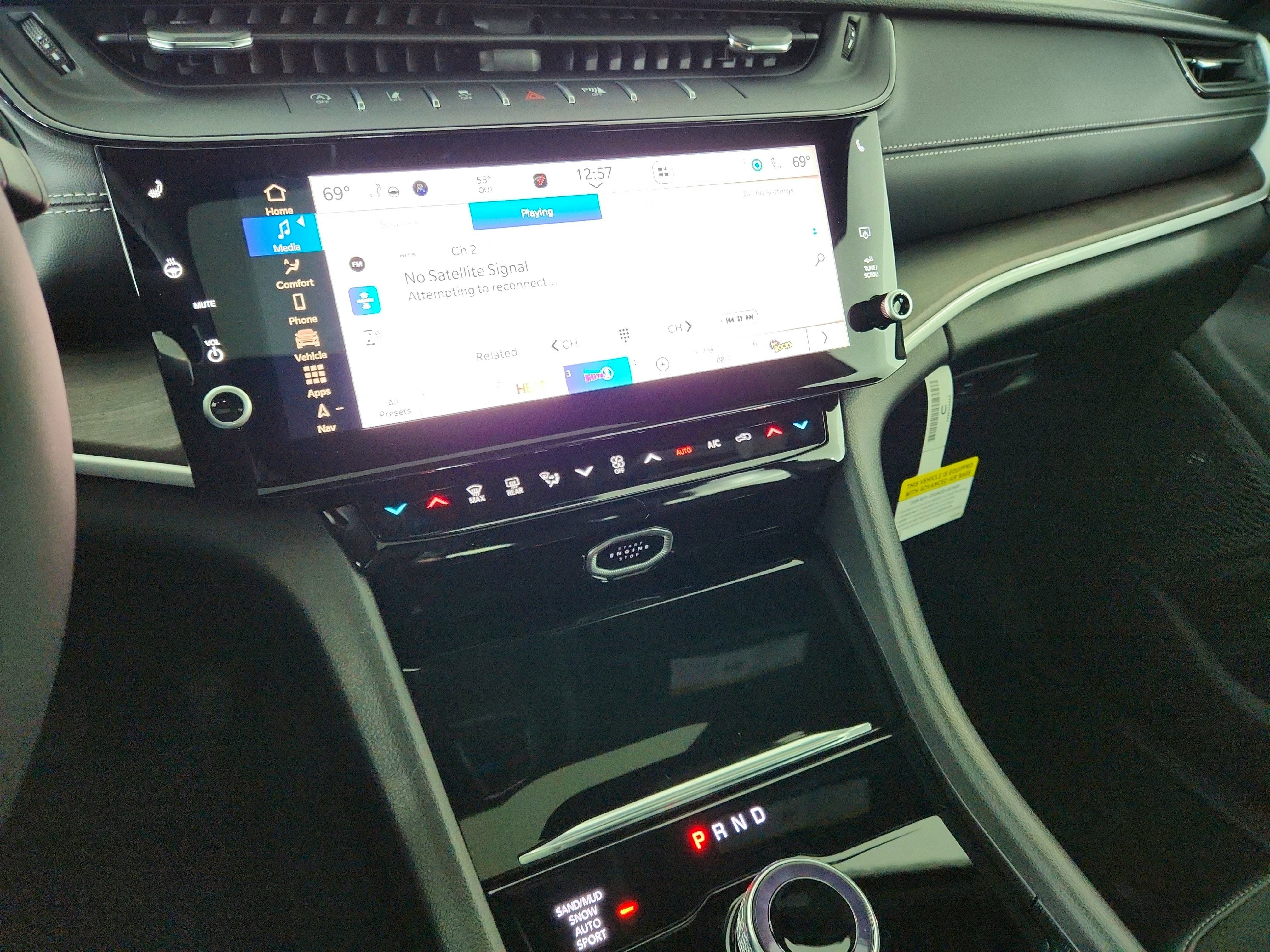 2026 Jeep Grand Cherokee JEEP GRAND CHEROKEE LAREDO 4X4