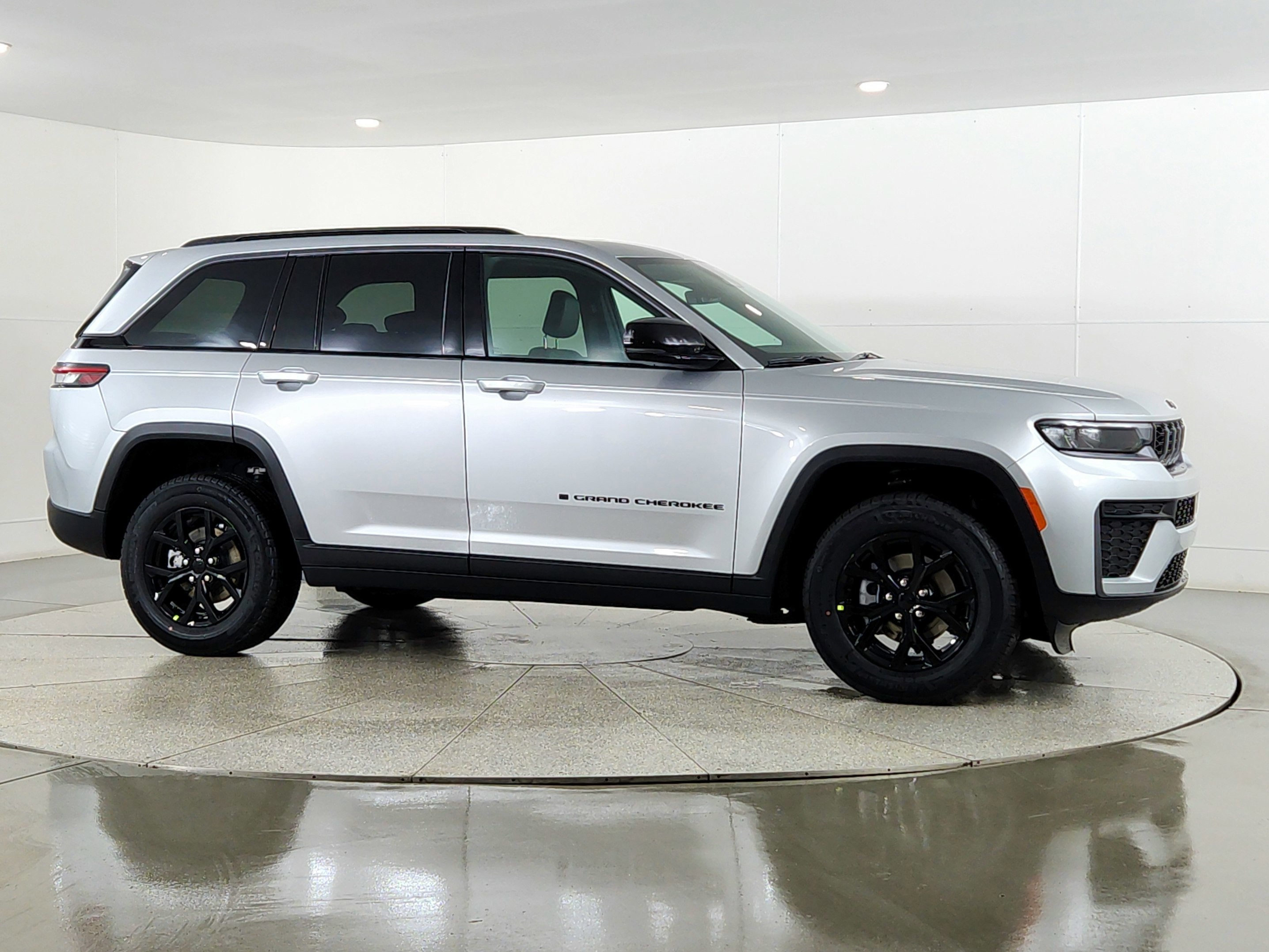 2026 Jeep Grand Cherokee JEEP GRAND CHEROKEE LAREDO 4X4