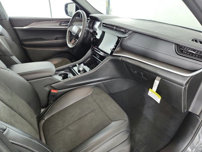 2027 Jeep Grand Cherokee Laredo Altitude 4x4 *Ltd Avail*