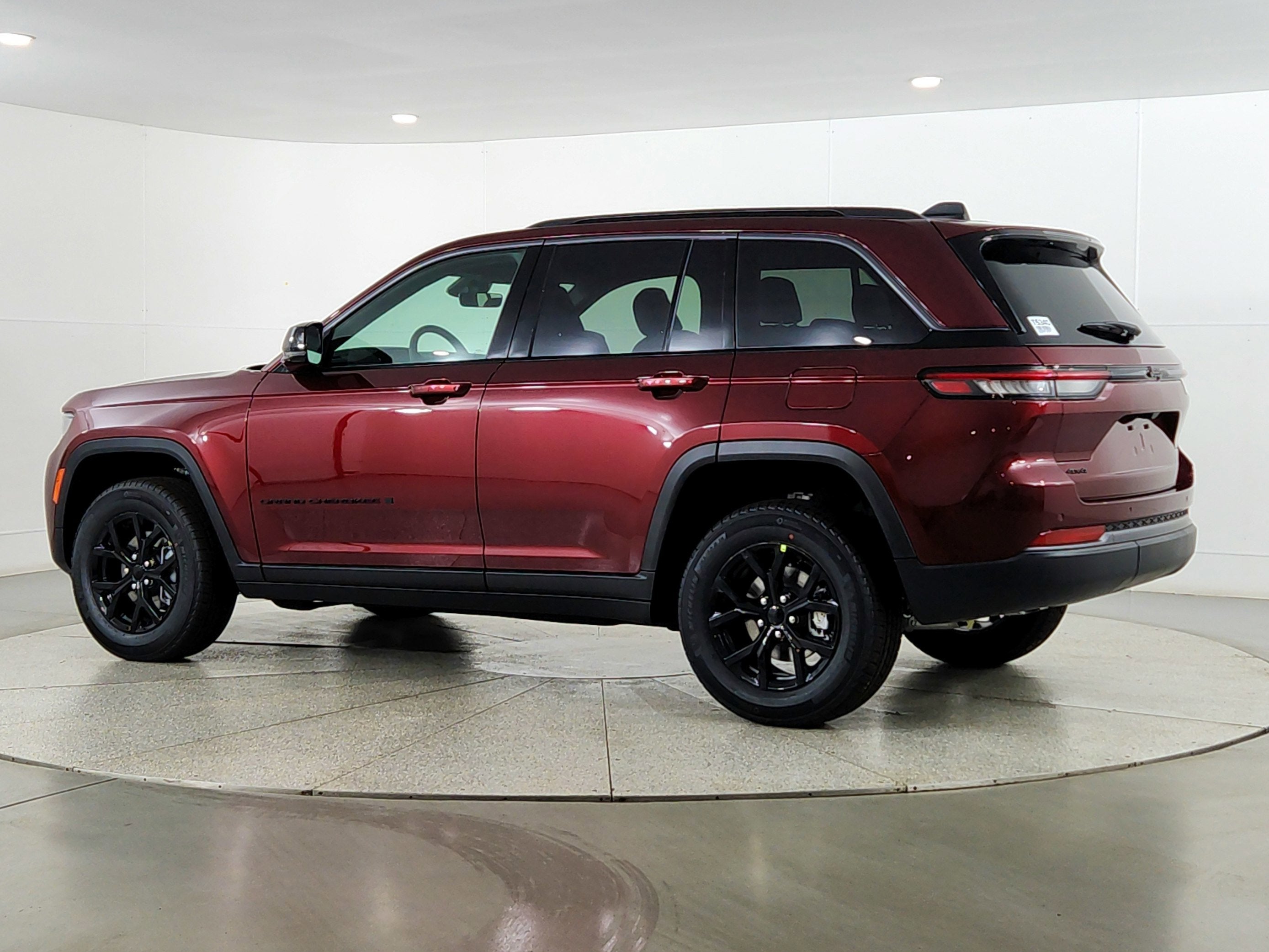 2026 Jeep Grand Cherokee JEEP GRAND CHEROKEE LAREDO 4X4