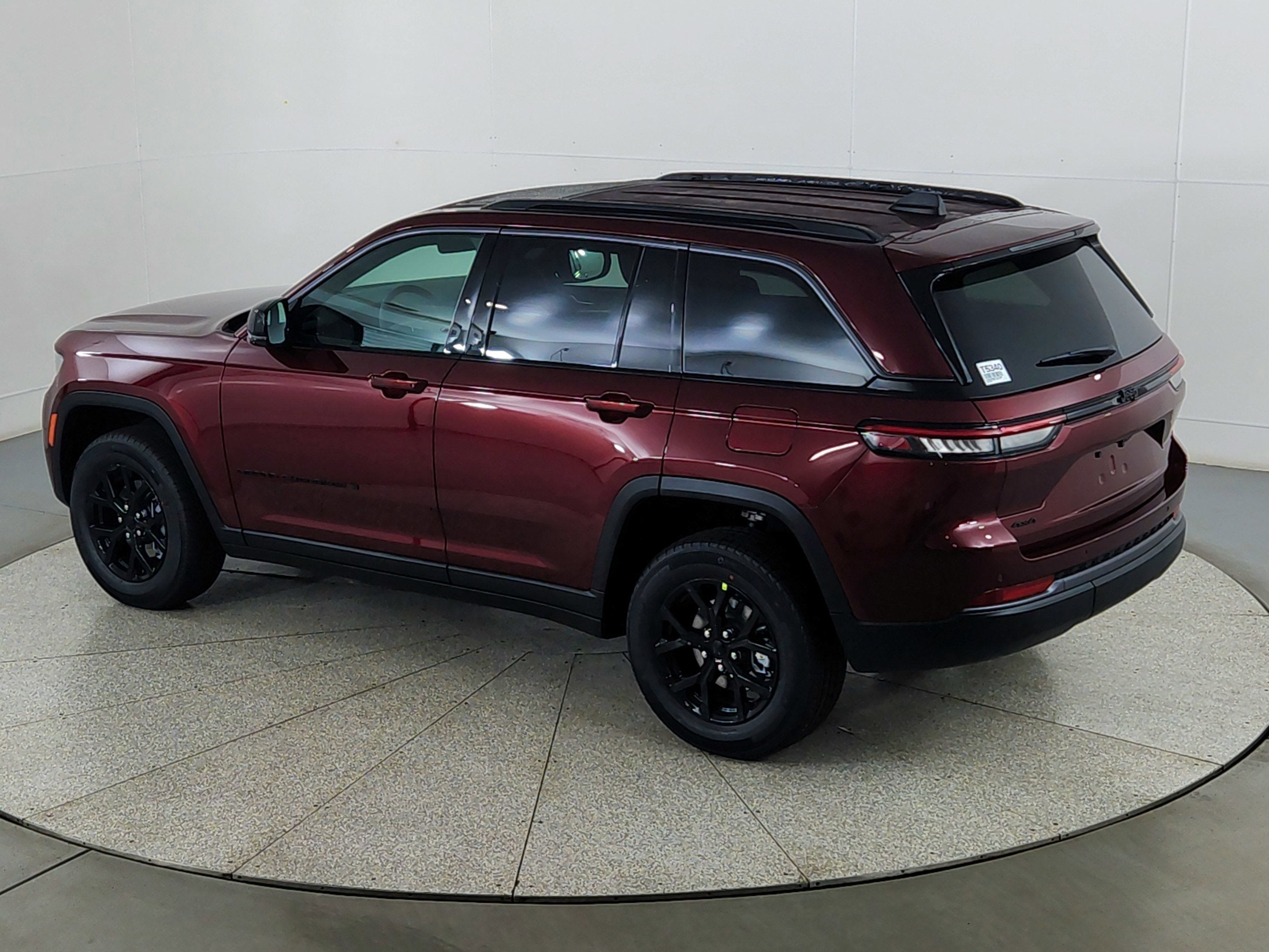 2026 Jeep Grand Cherokee JEEP GRAND CHEROKEE LAREDO 4X4