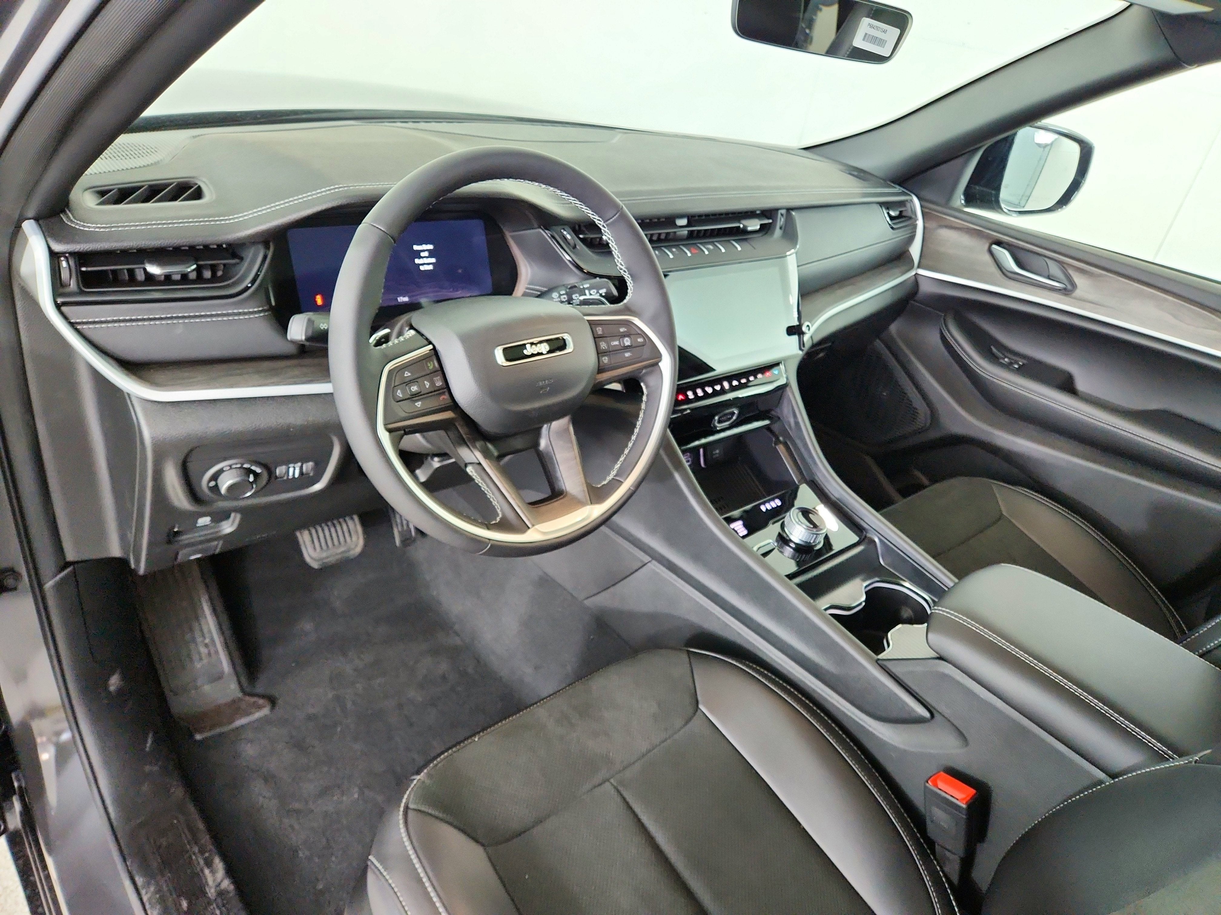 2026 Jeep Grand Cherokee JEEP GRAND CHEROKEE LAREDO 4X4