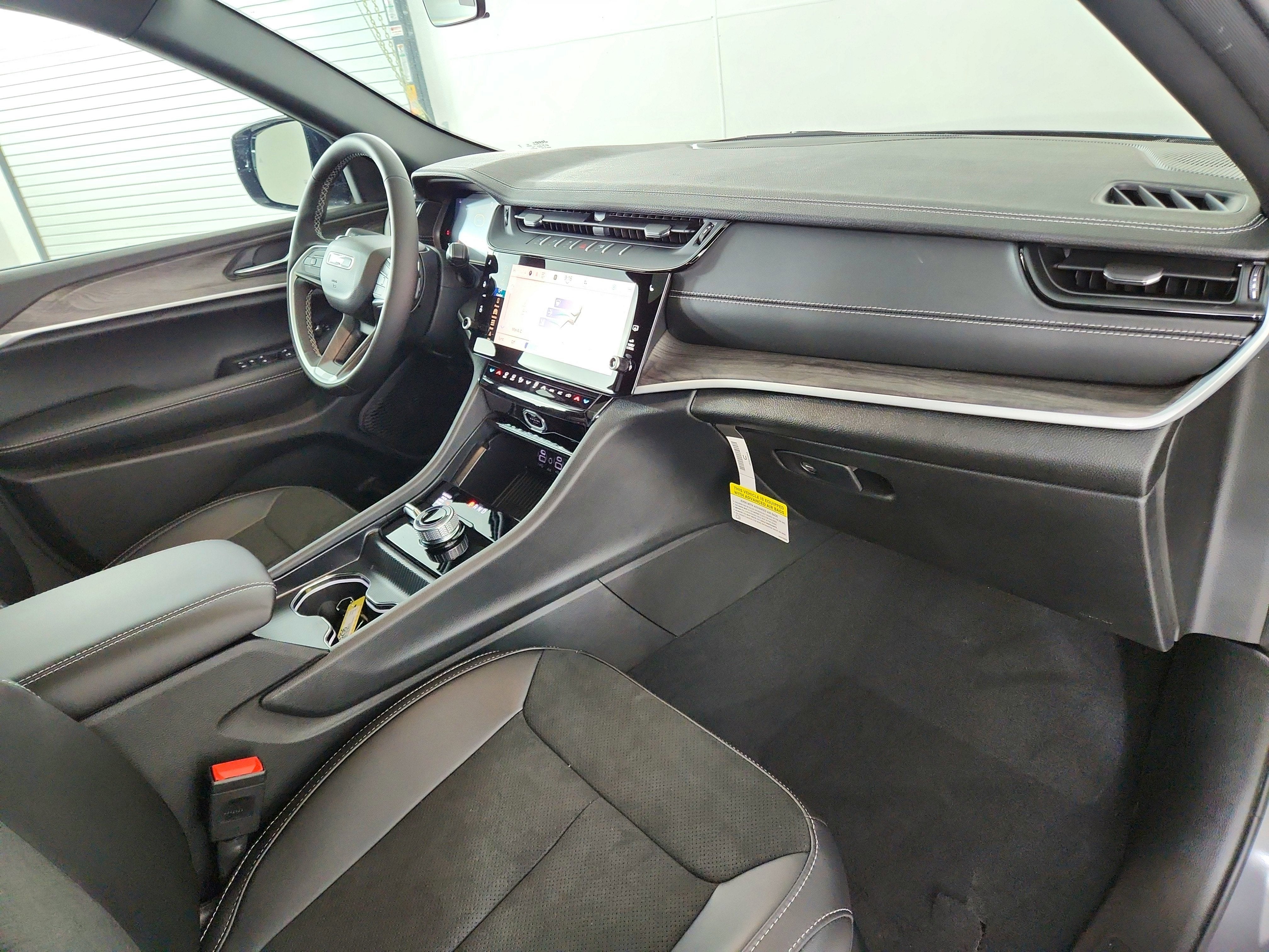 2026 Jeep Grand Cherokee JEEP GRAND CHEROKEE LAREDO 4X4