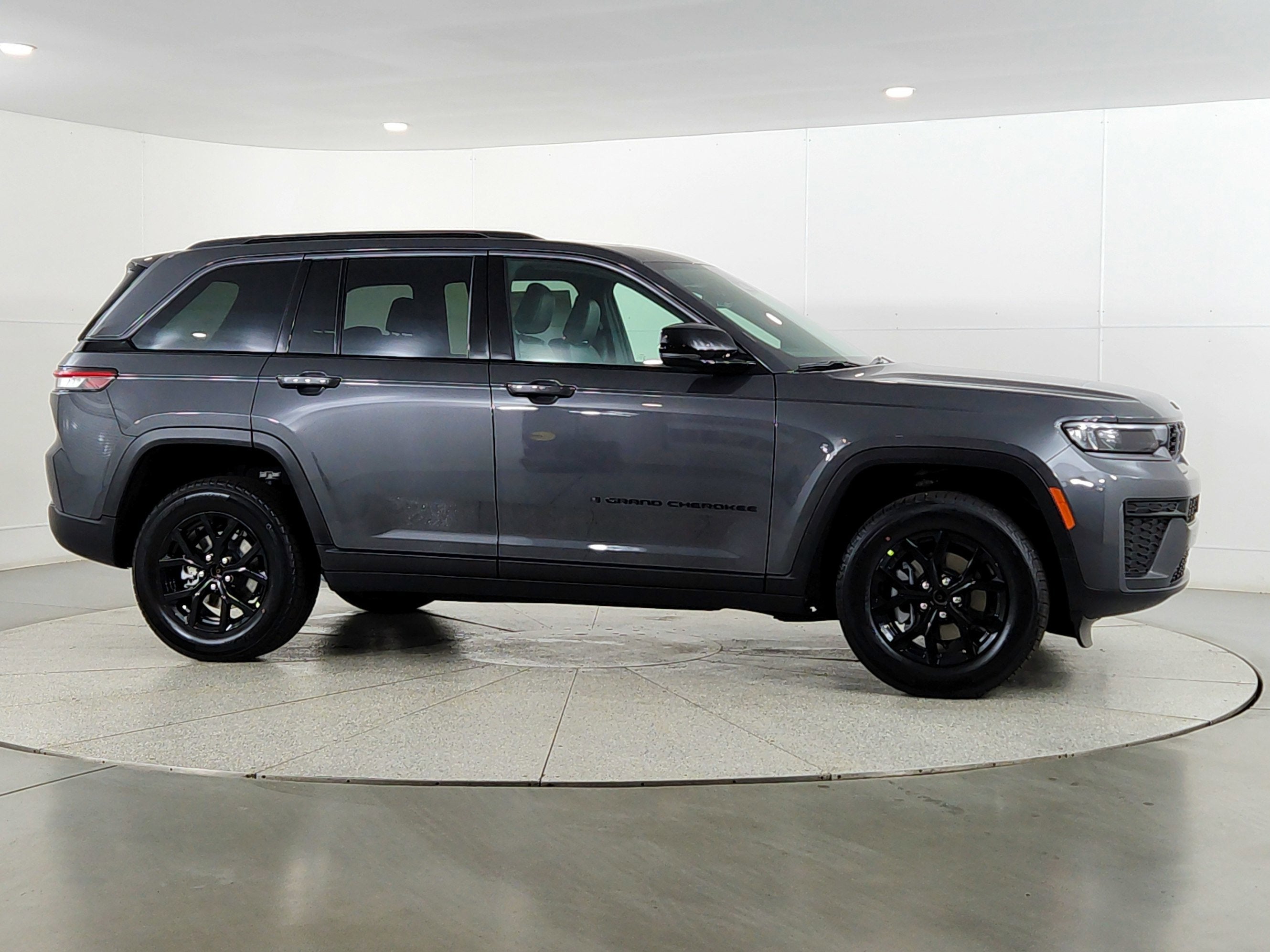 2026 Jeep Grand Cherokee JEEP GRAND CHEROKEE LAREDO 4X4