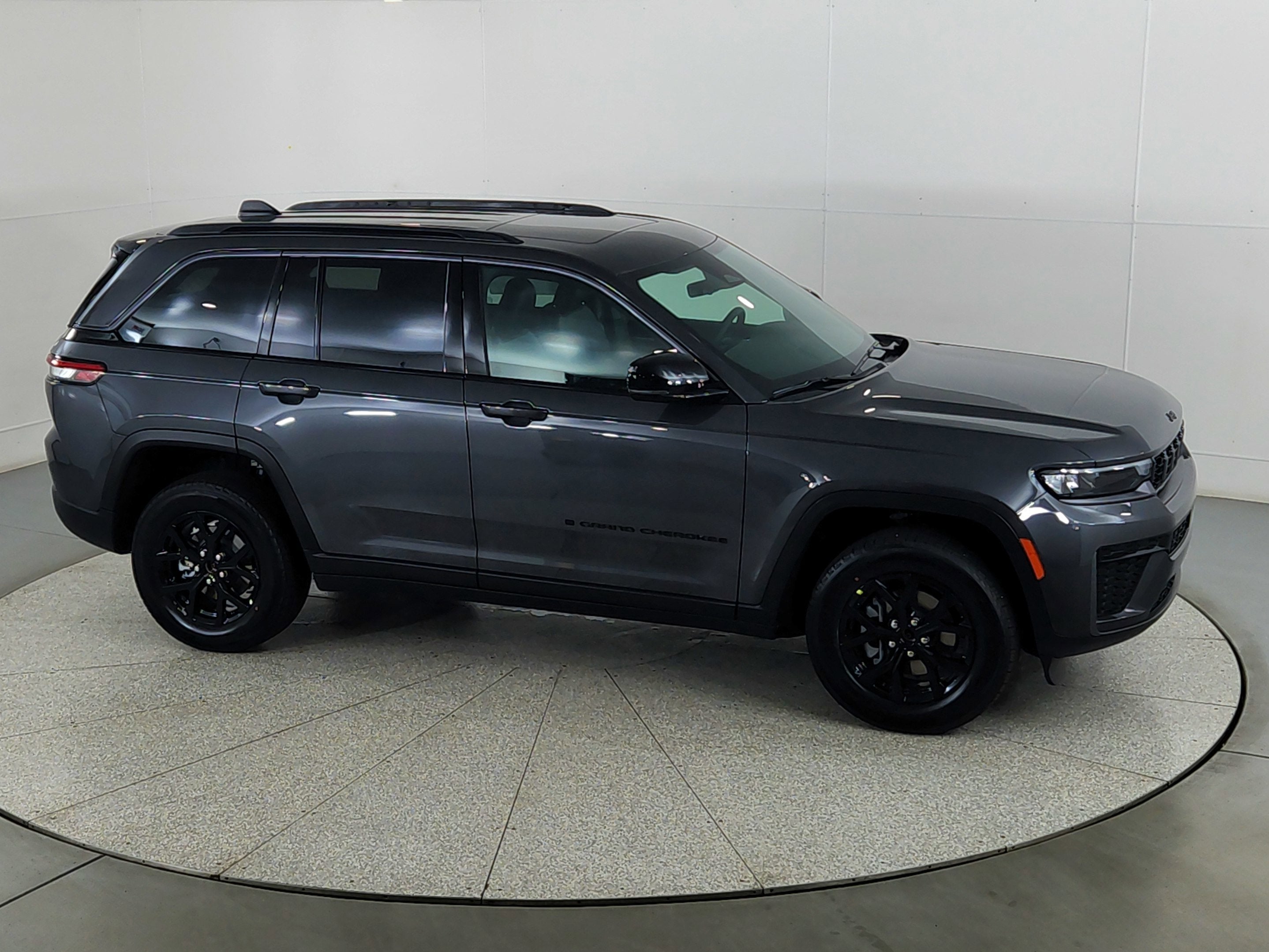 2026 Jeep Grand Cherokee JEEP GRAND CHEROKEE LAREDO 4X4