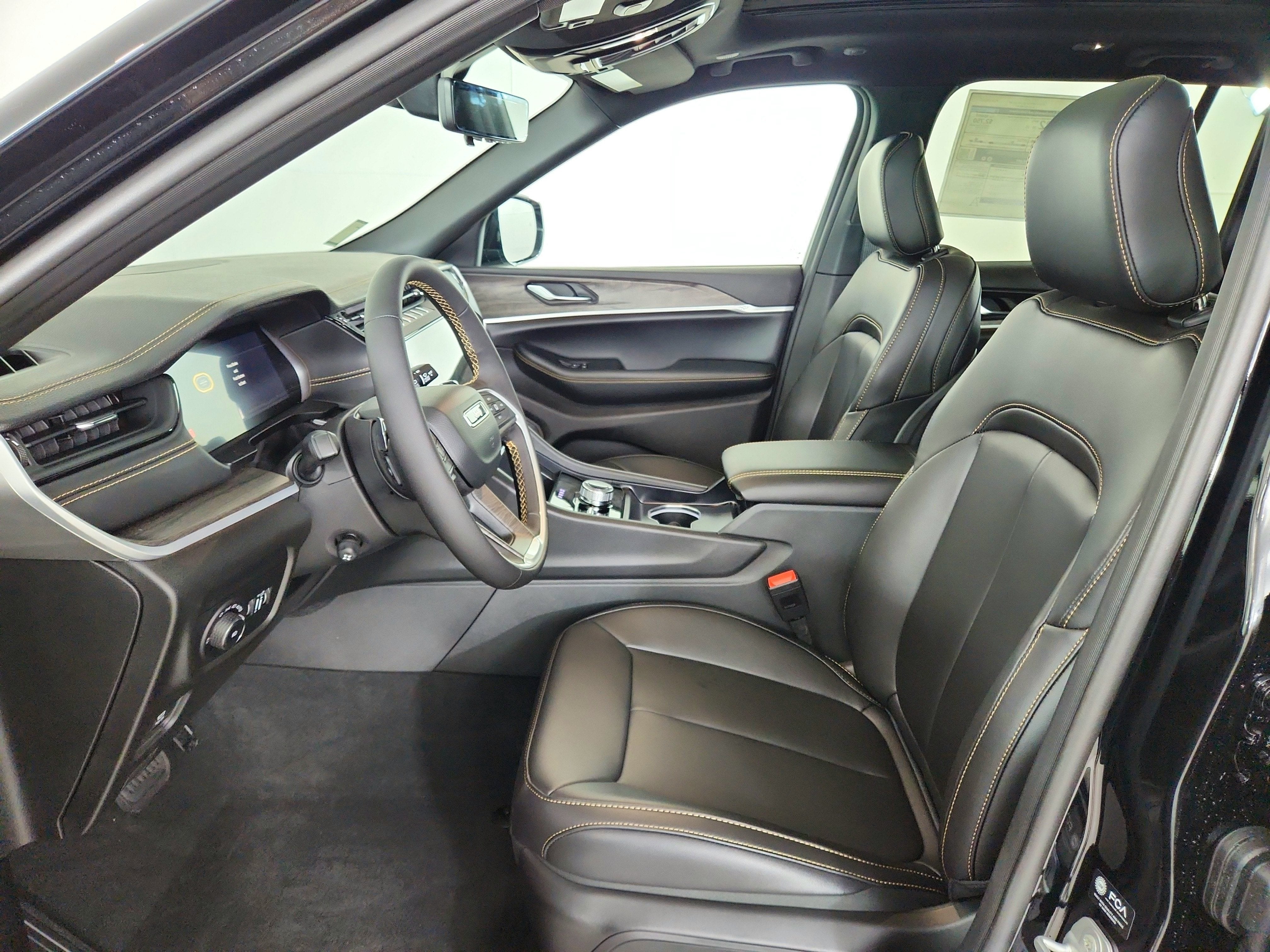 2026 Jeep Grand Cherokee 85th Anniversary Edition 4x4