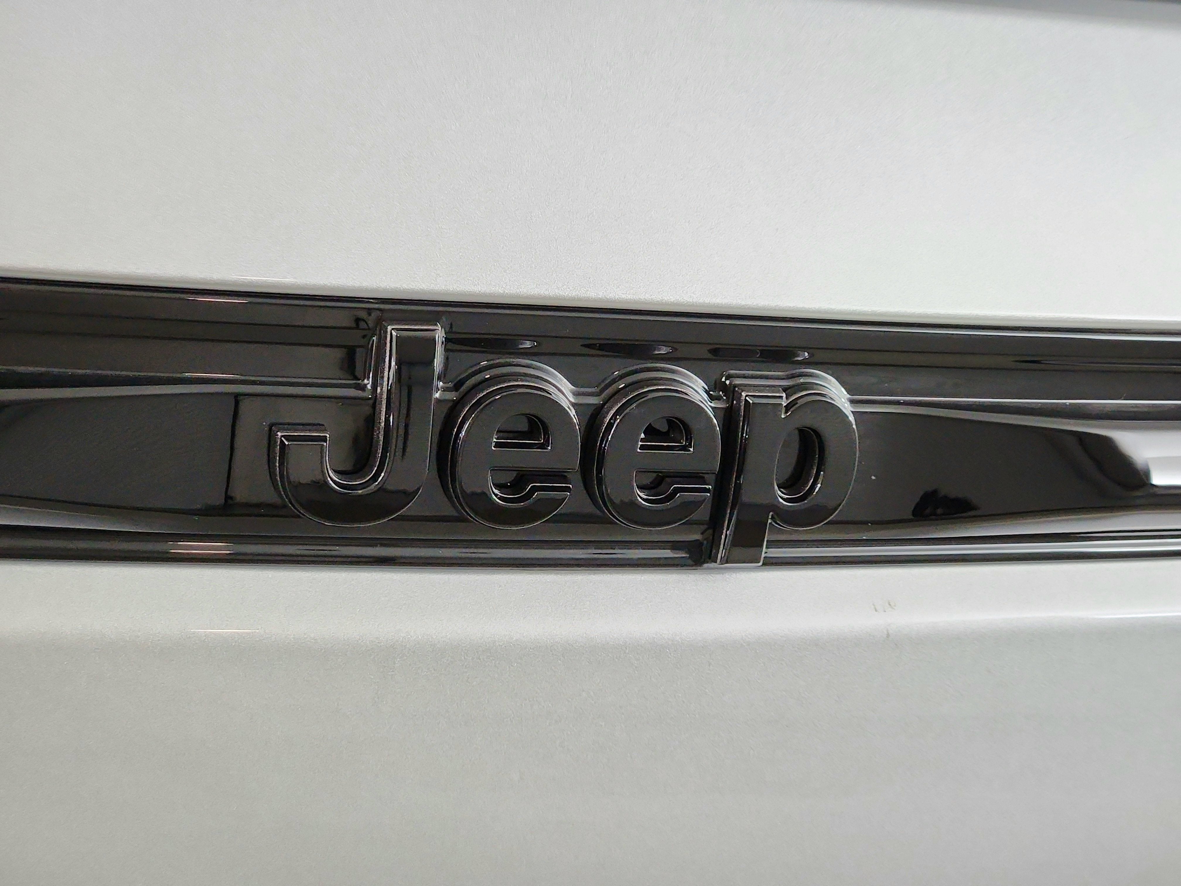 2026 Jeep Grand Cherokee 85th Anniversary Edition 4x4
