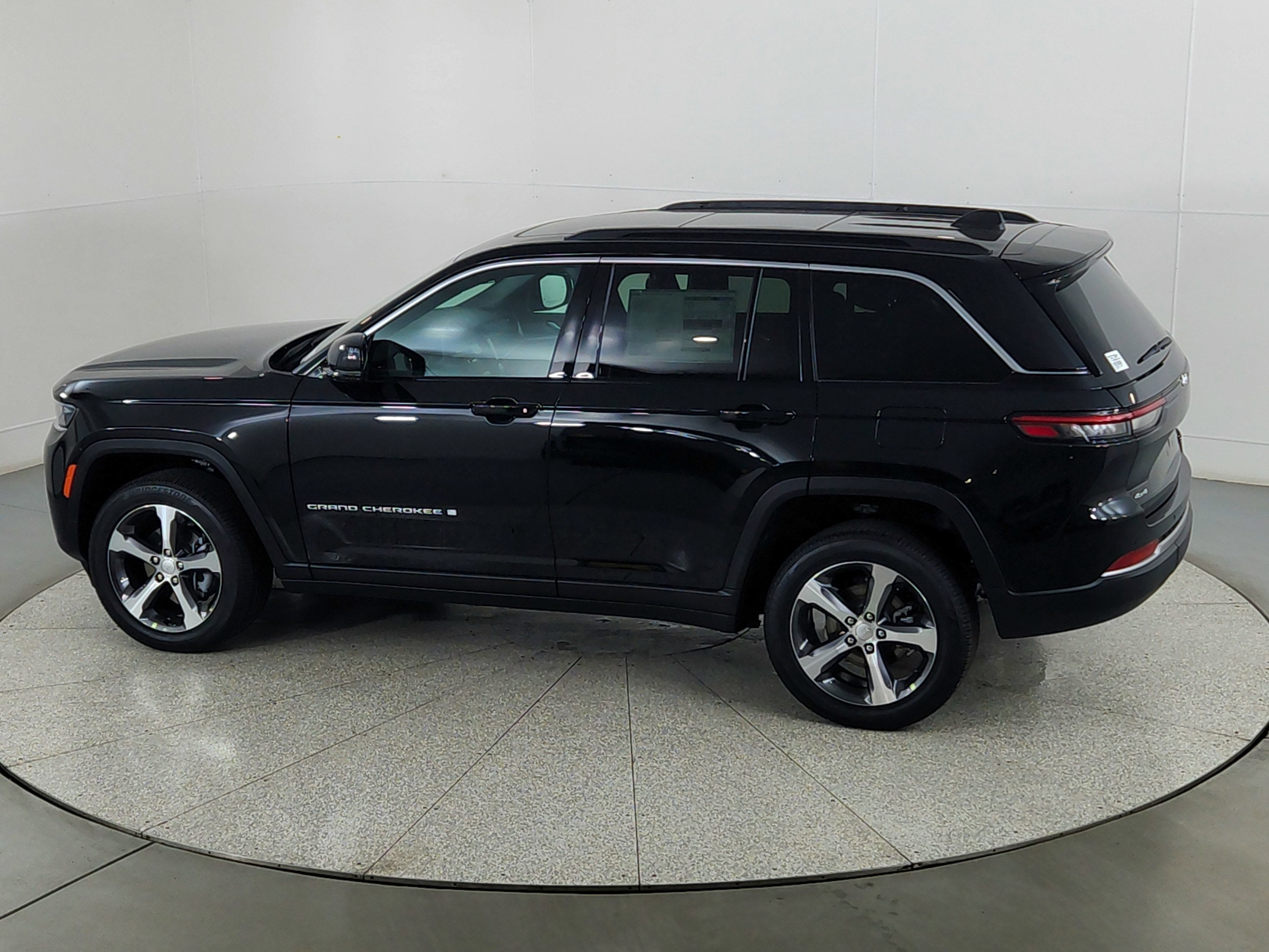 2026 Jeep Grand Cherokee JEEP GRAND CHEROKEE LIMITED 4X4