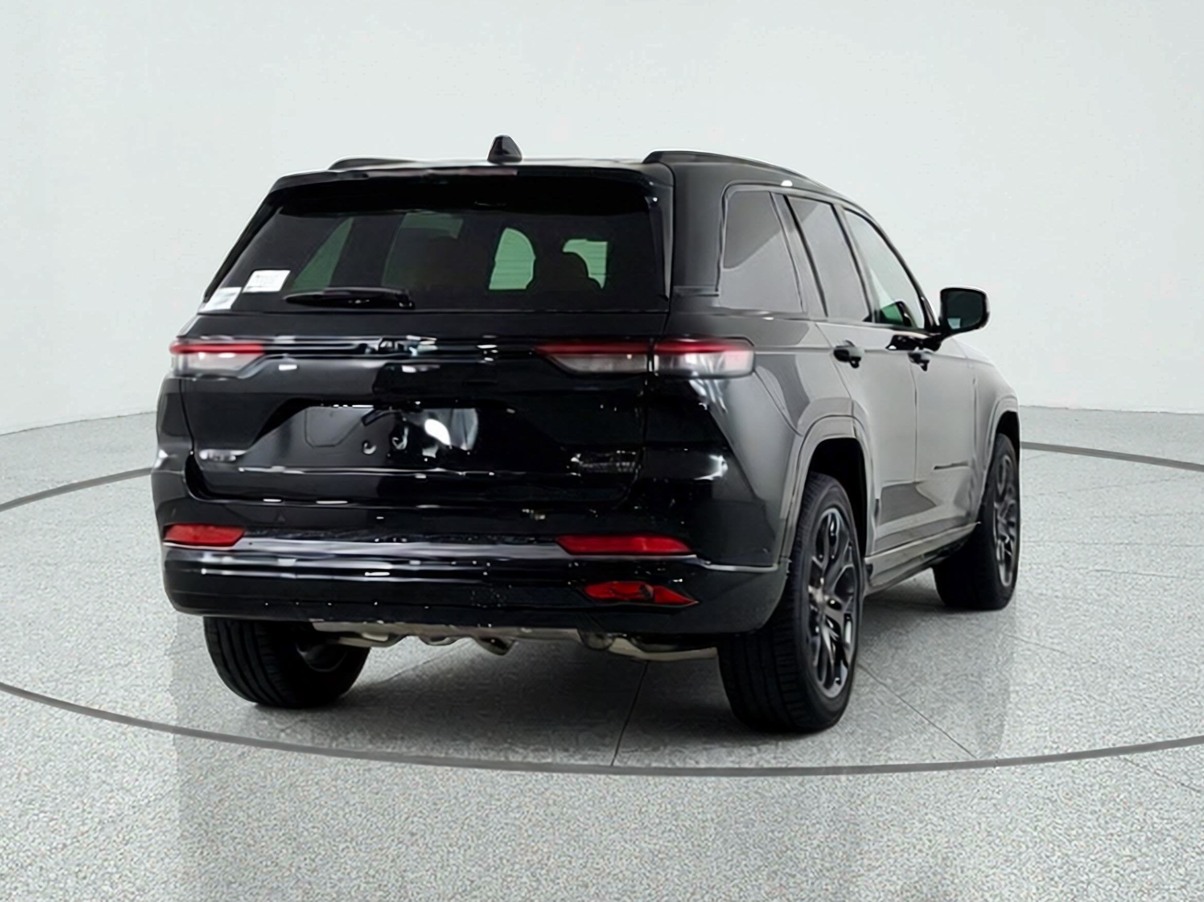 2026 Jeep Grand Cherokee JEEP GRAND CHEROKEE SUMMIT 4X4