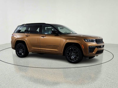 2026 Jeep Grand Cherokee JEEP GRAND CHEROKEE SUMMIT 4X4