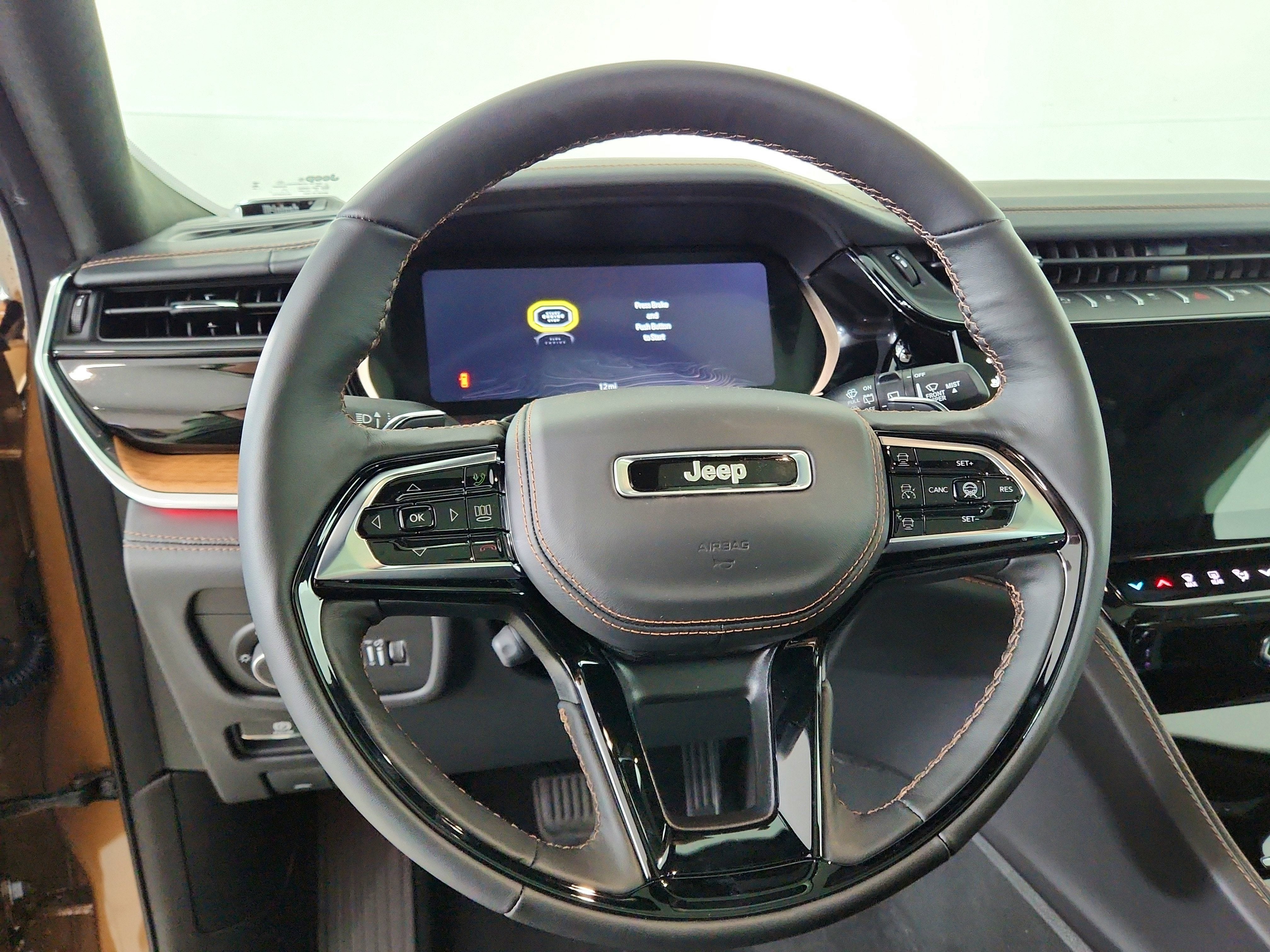 2026 Jeep Grand Cherokee JEEP GRAND CHEROKEE SUMMIT 4X4