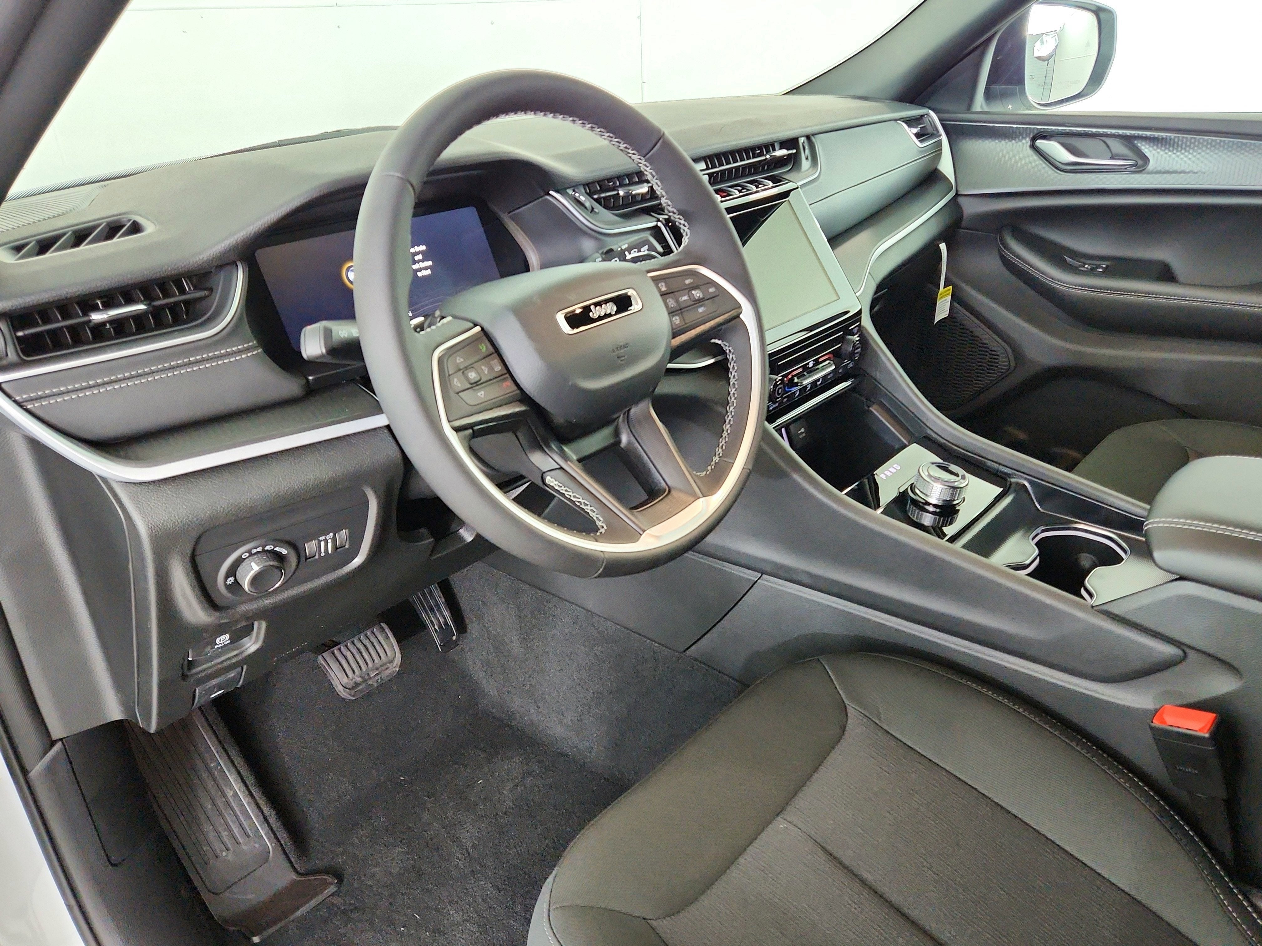 2026 Jeep Grand Cherokee JEEP GRAND CHEROKEE L LAREDO 4X4