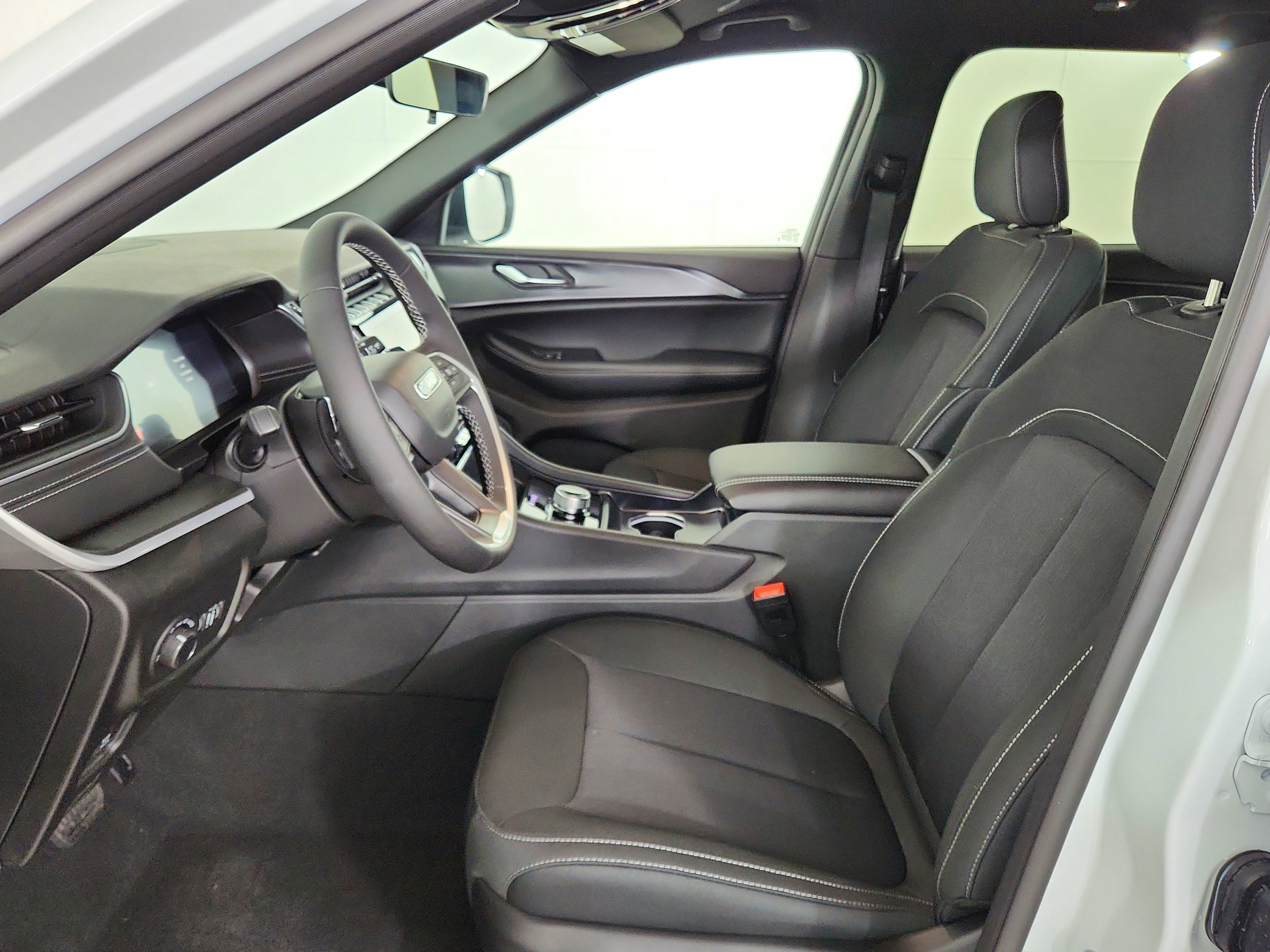 2026 Jeep Grand Cherokee JEEP GRAND CHEROKEE L LAREDO 4X4