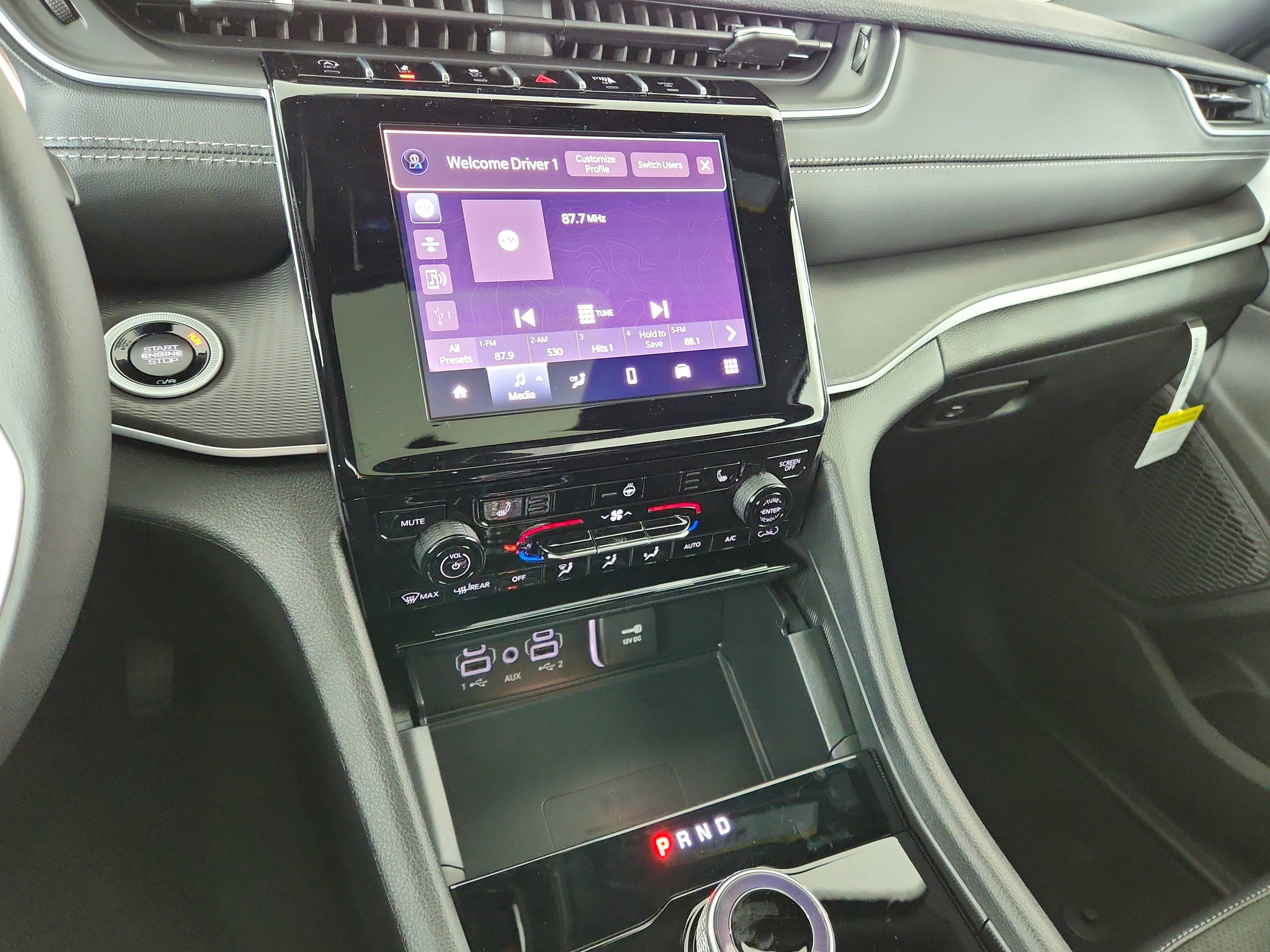 2025 Jeep Grand Cherokee JEEP GRAND CHEROKEE L LAREDO 4X4