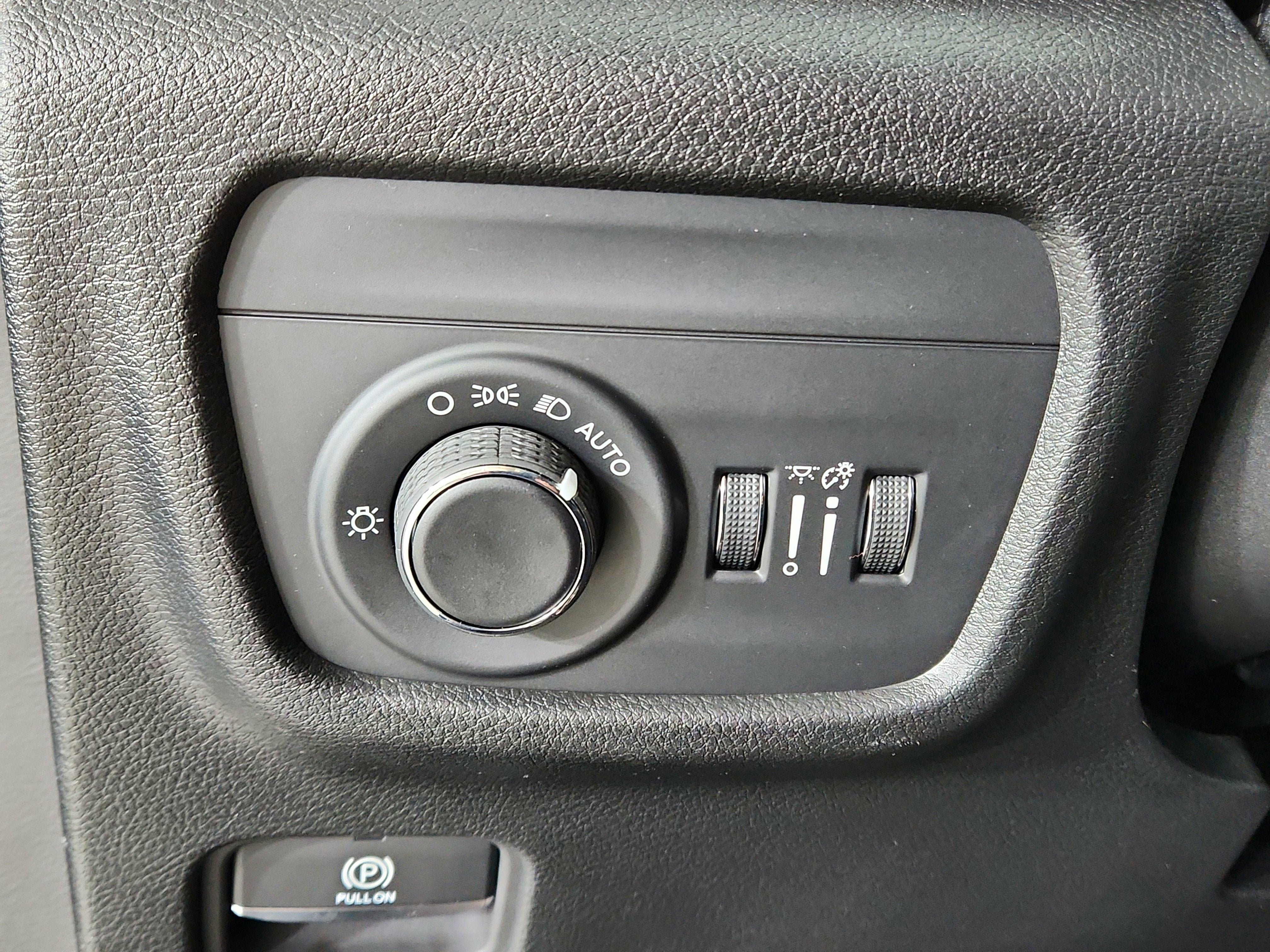 2025 Jeep Grand Cherokee JEEP GRAND CHEROKEE L LAREDO 4X4