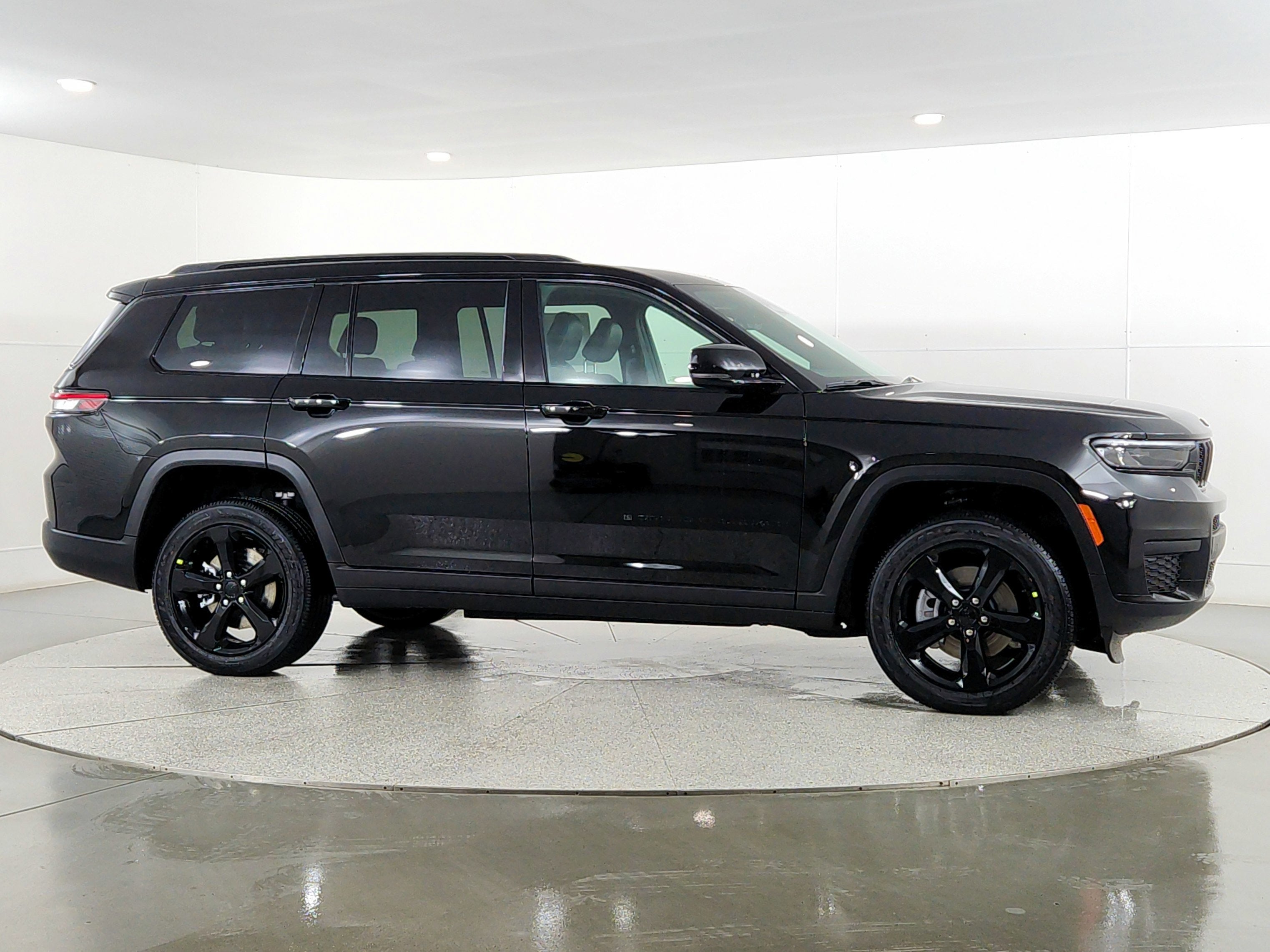2025 Jeep Grand Cherokee JEEP GRAND CHEROKEE L LAREDO 4X4